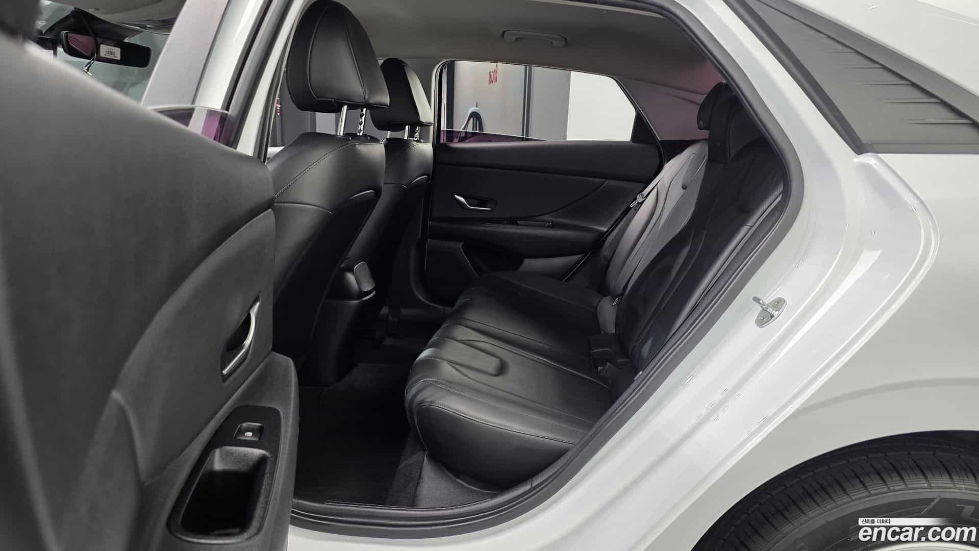 AVANTE Hyundai 2020.5-OPTION-016
