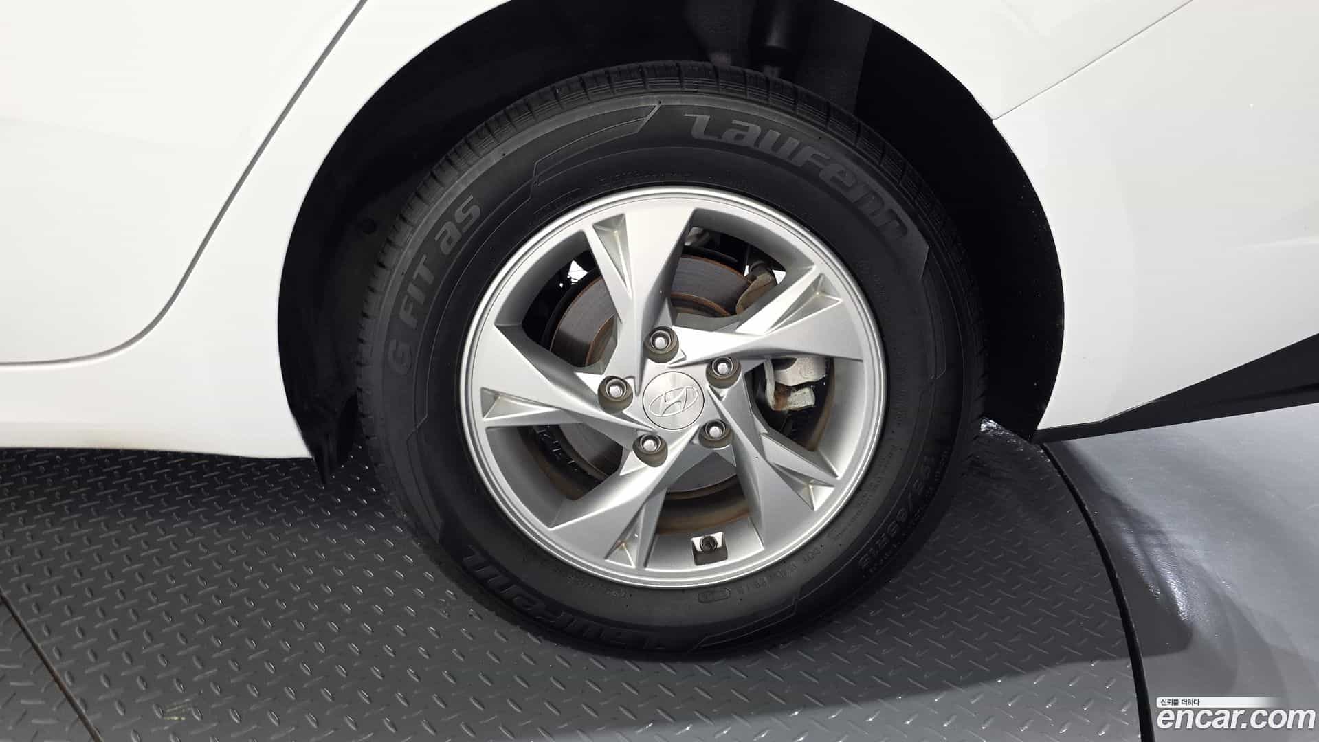 AVANTE Hyundai 2020.5-OUTER-031