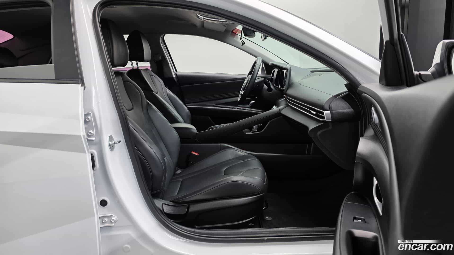 AVANTE Hyundai 2020.5-INNER-036