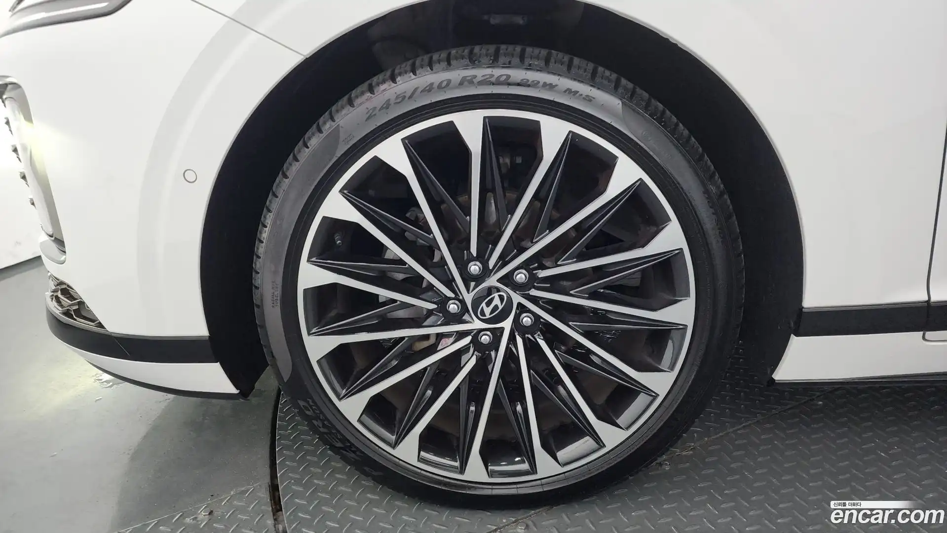 Grandeur Hyundai 2023.10-OUTER-005