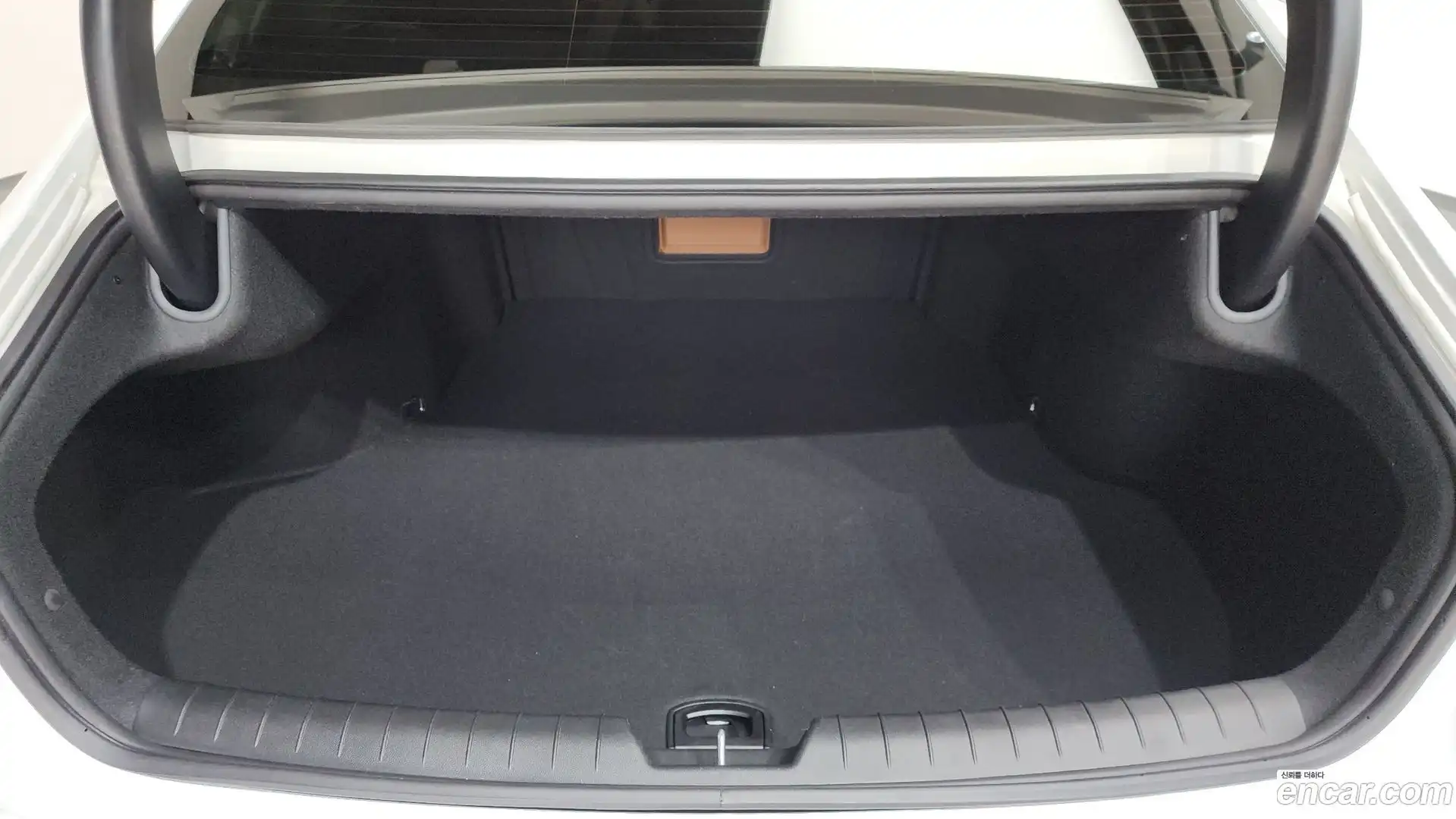 Grandeur Hyundai 2023.10-OPTION-016
