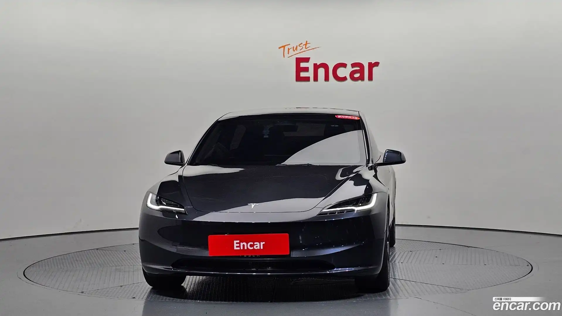 Model 3 Tesla 2025.6-OUTER-003