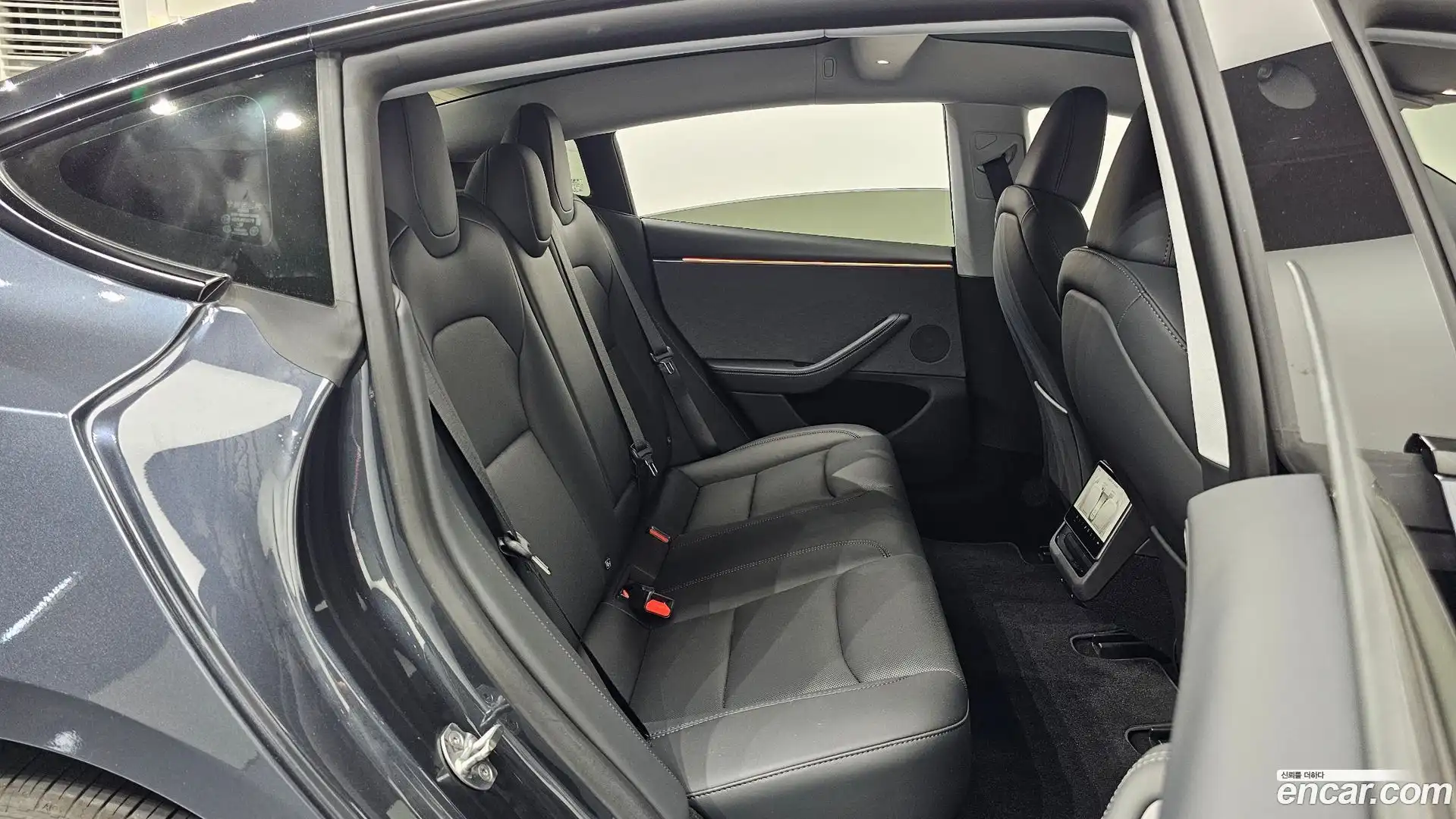 Model 3 Tesla 2025.6-INNER-036