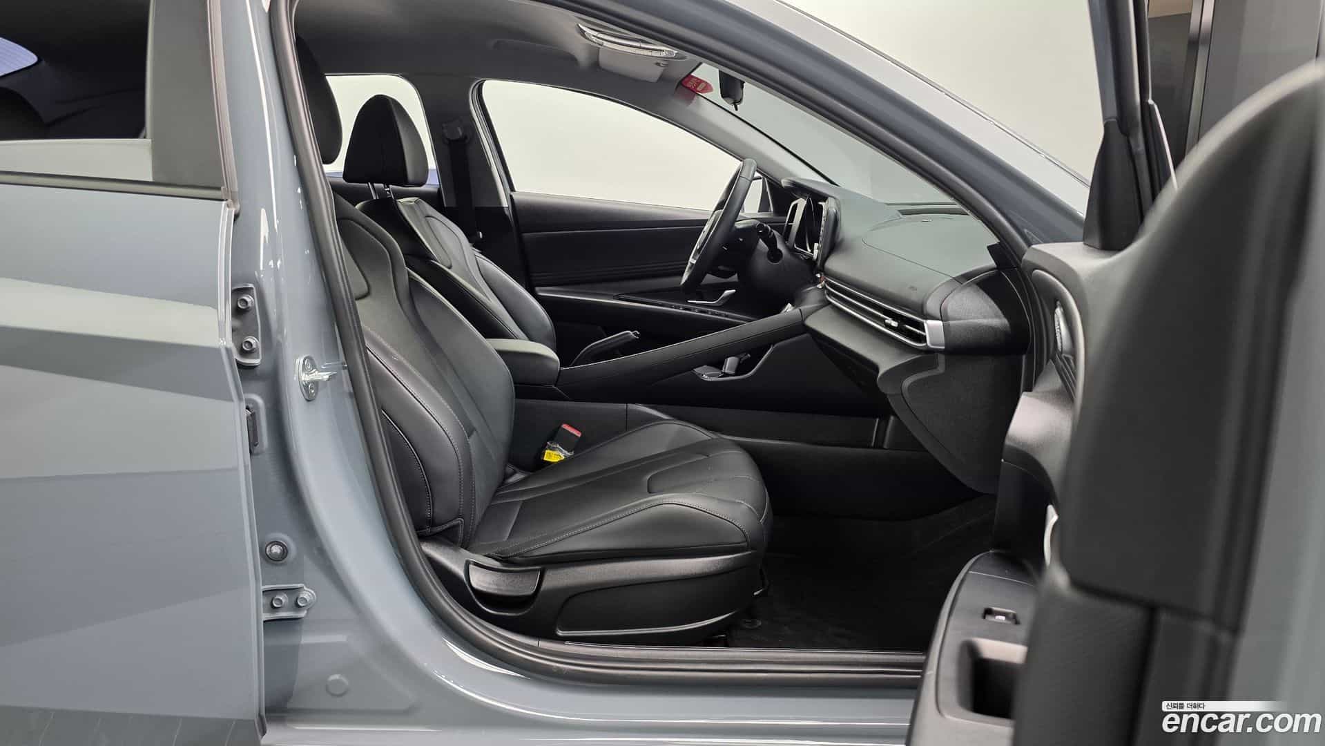 AVANTE Hyundai 2021.3-OPTION-015