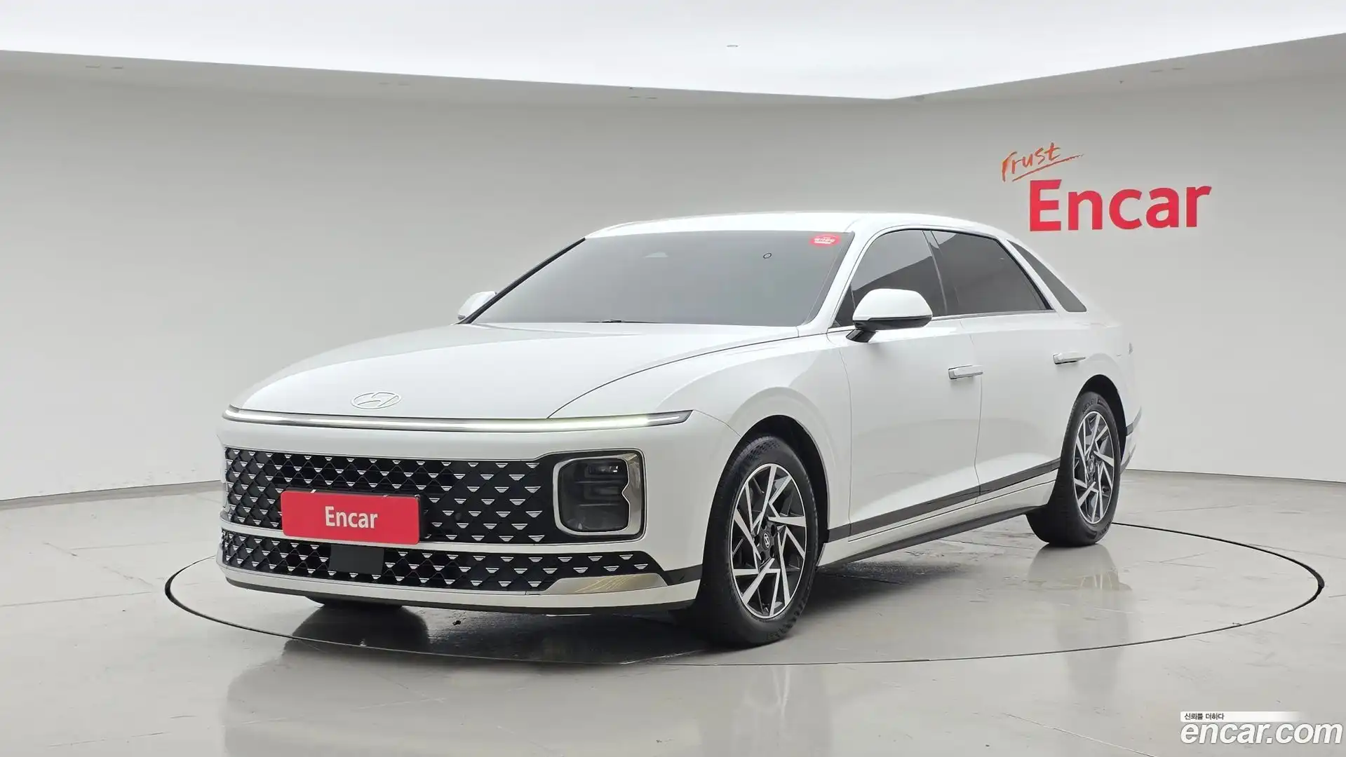 Grandeur Hyundai 2023.0-OUTER-001