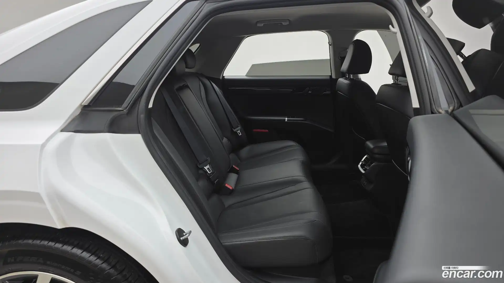 Grandeur Hyundai 2023.0-OPTION-015