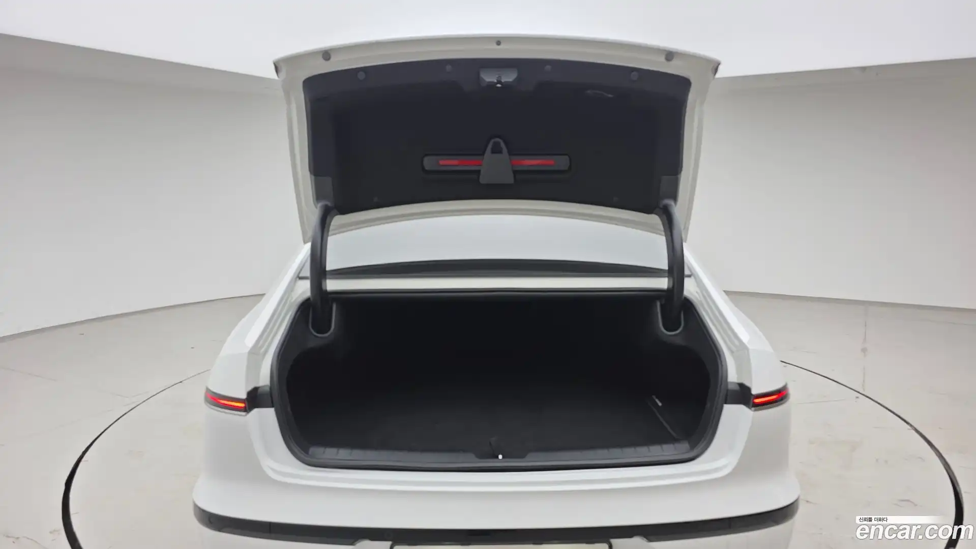 Grandeur Hyundai 2023.0-OPTION-024