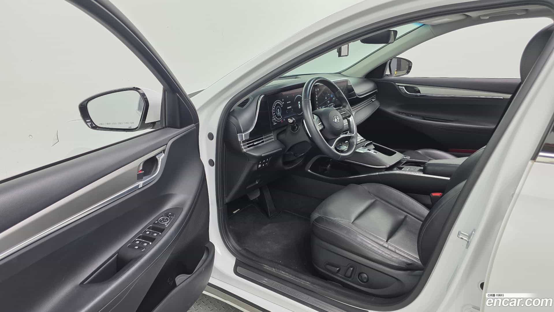 Grandeur Hyundai 2022.5-OPTION-016