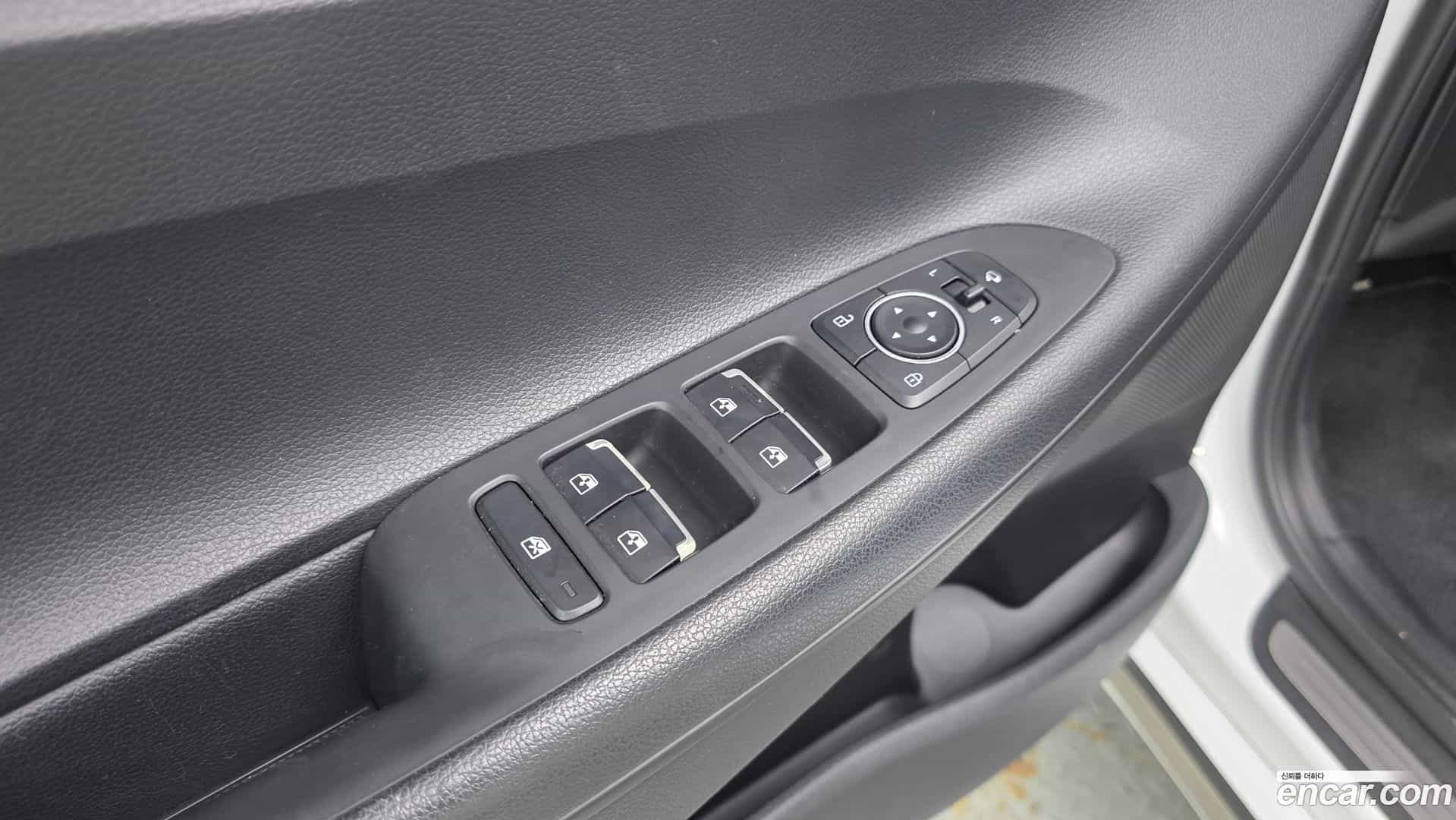 Grandeur Hyundai 2022.5-OPTION-017