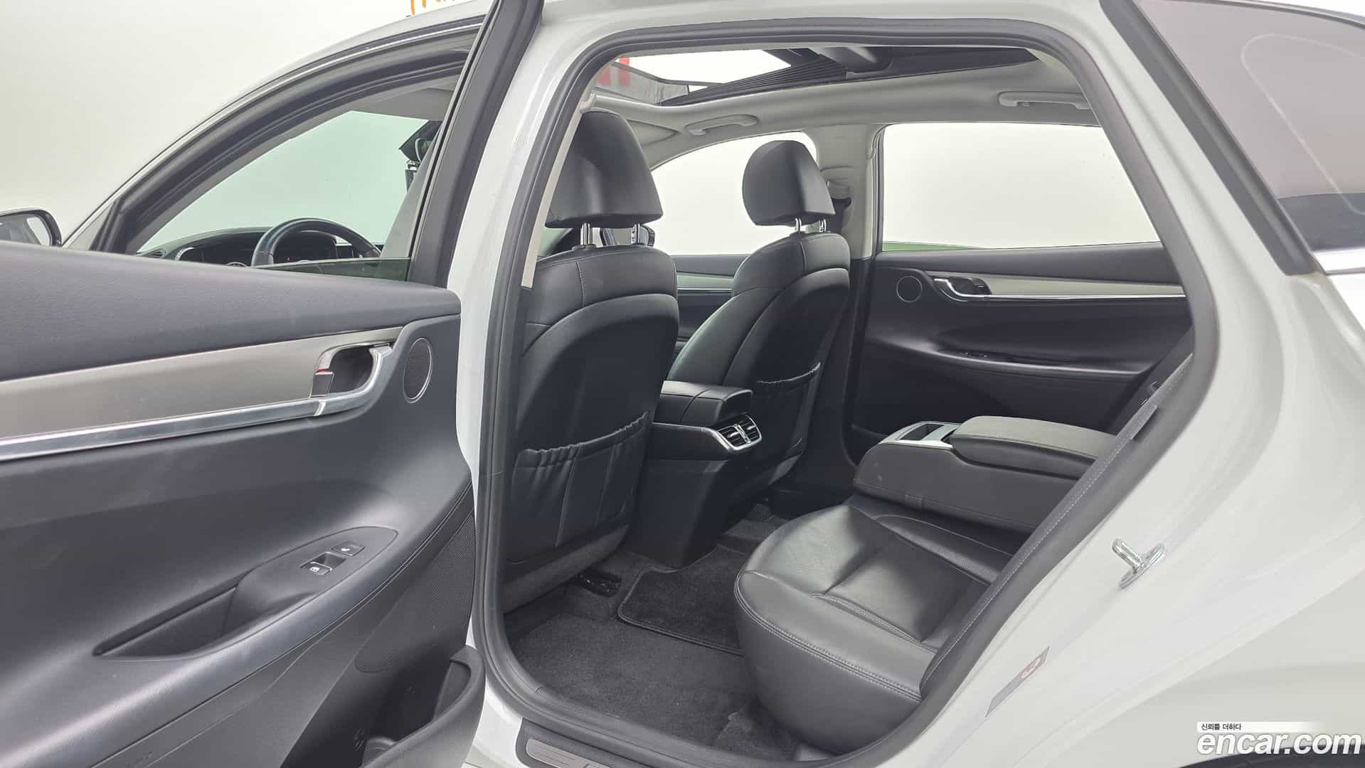 Grandeur Hyundai 2022.5-OPTION-021