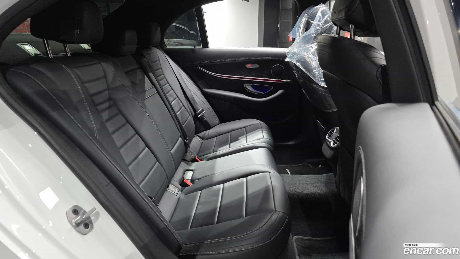 E-Class Mercedes-Benz 2020.11-OPTION-016