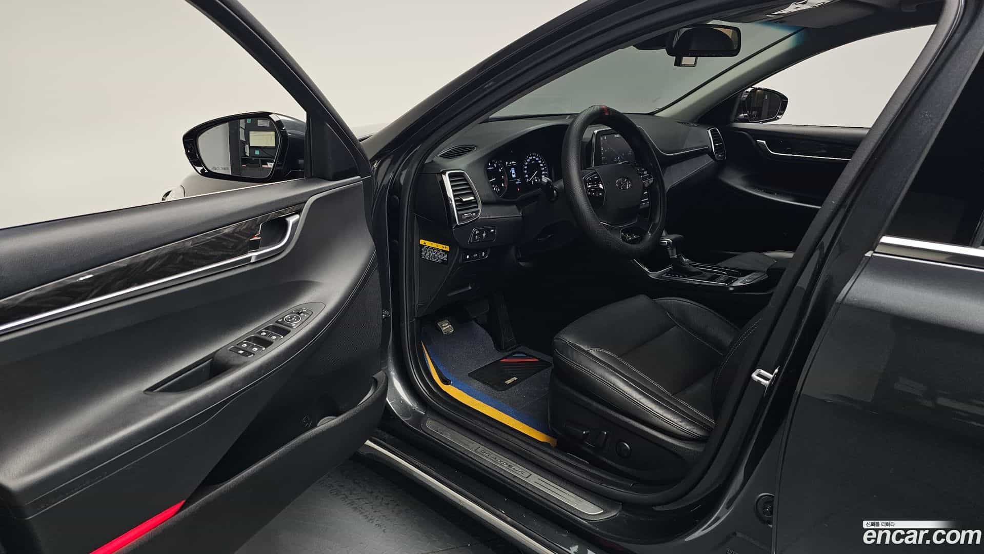 Grandeur Hyundai 2019.10-INNER-010