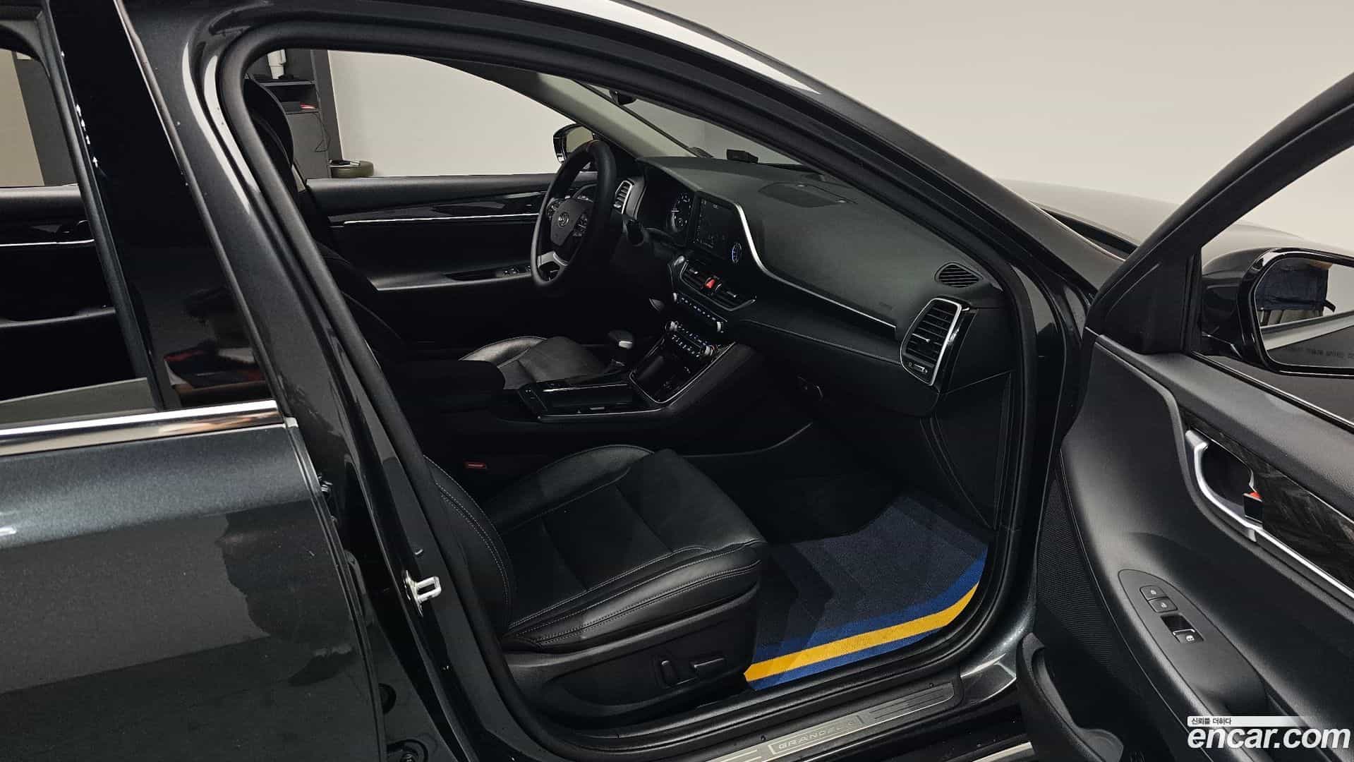 Grandeur Hyundai 2019.10-OPTION-015