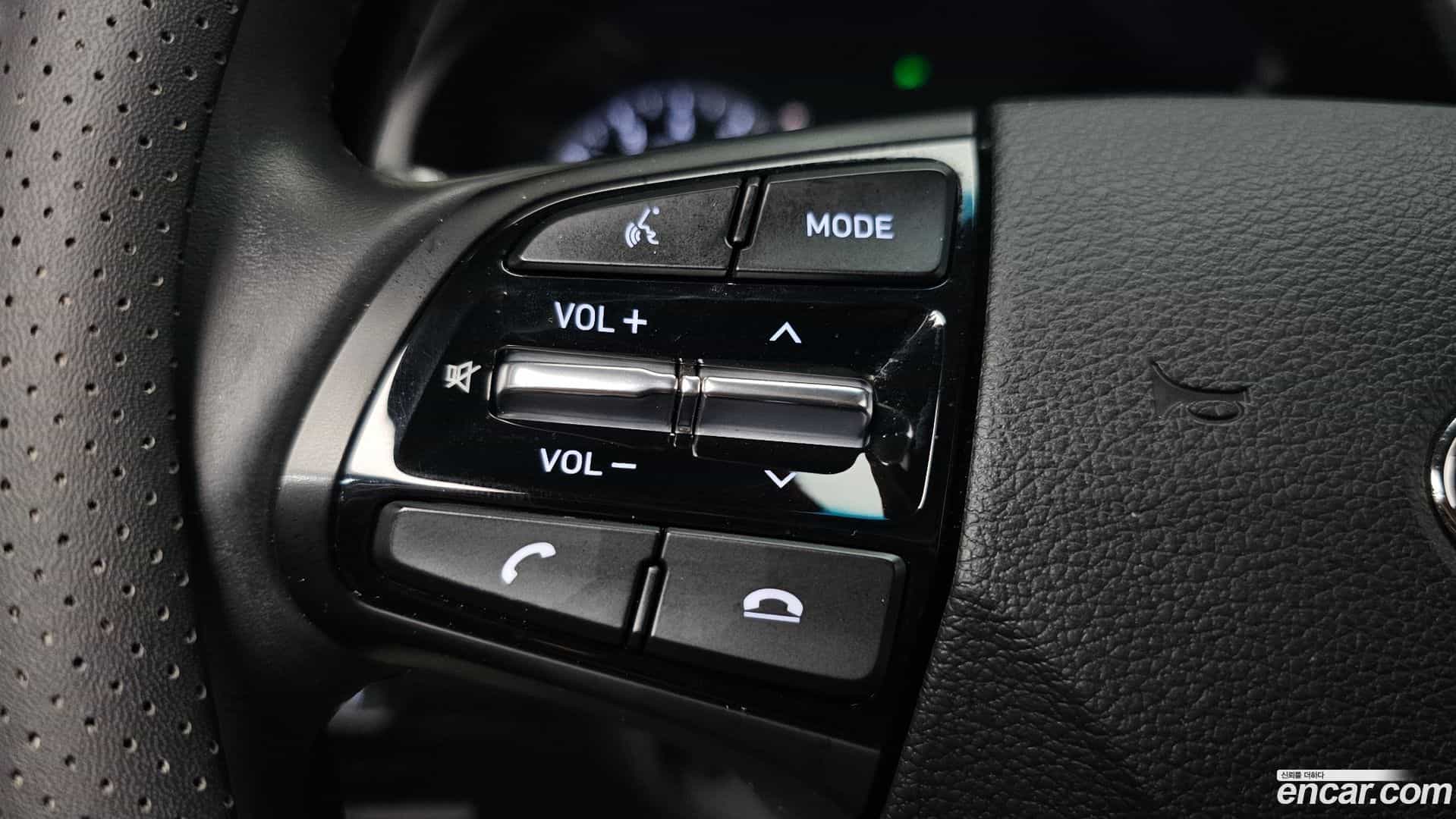 Grandeur Hyundai 2019.10-OPTION-040