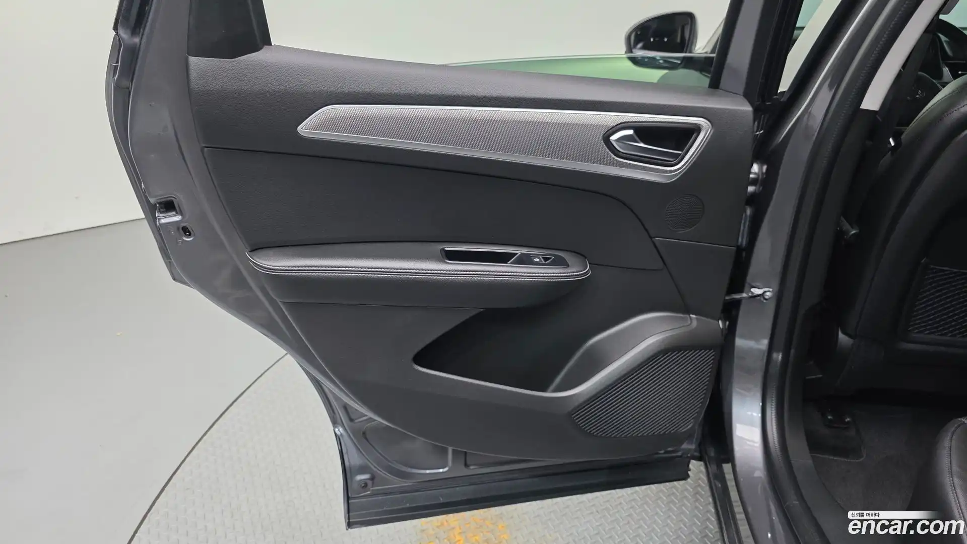 XM3 Renault Korea 2022.10-INNER-035