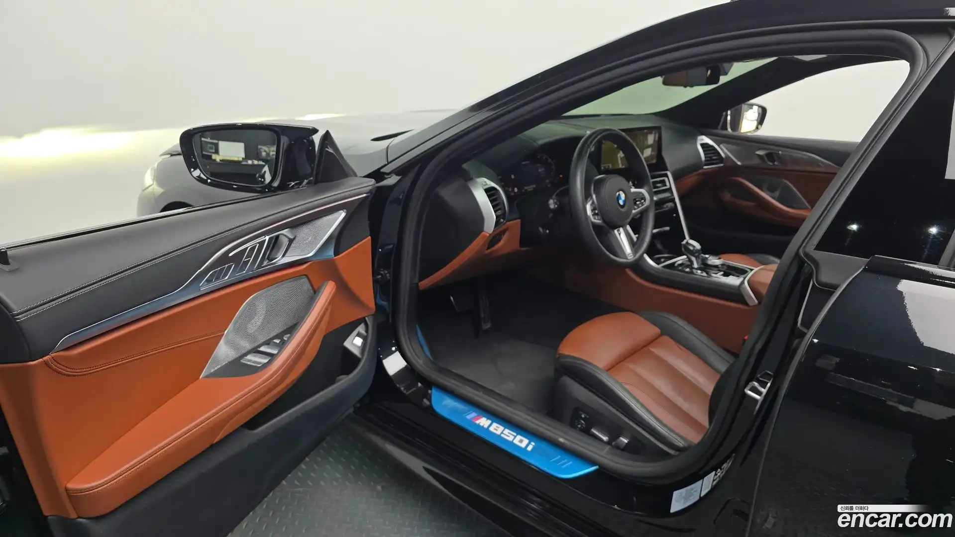 8-Series BMW 2024.10-INNER-010