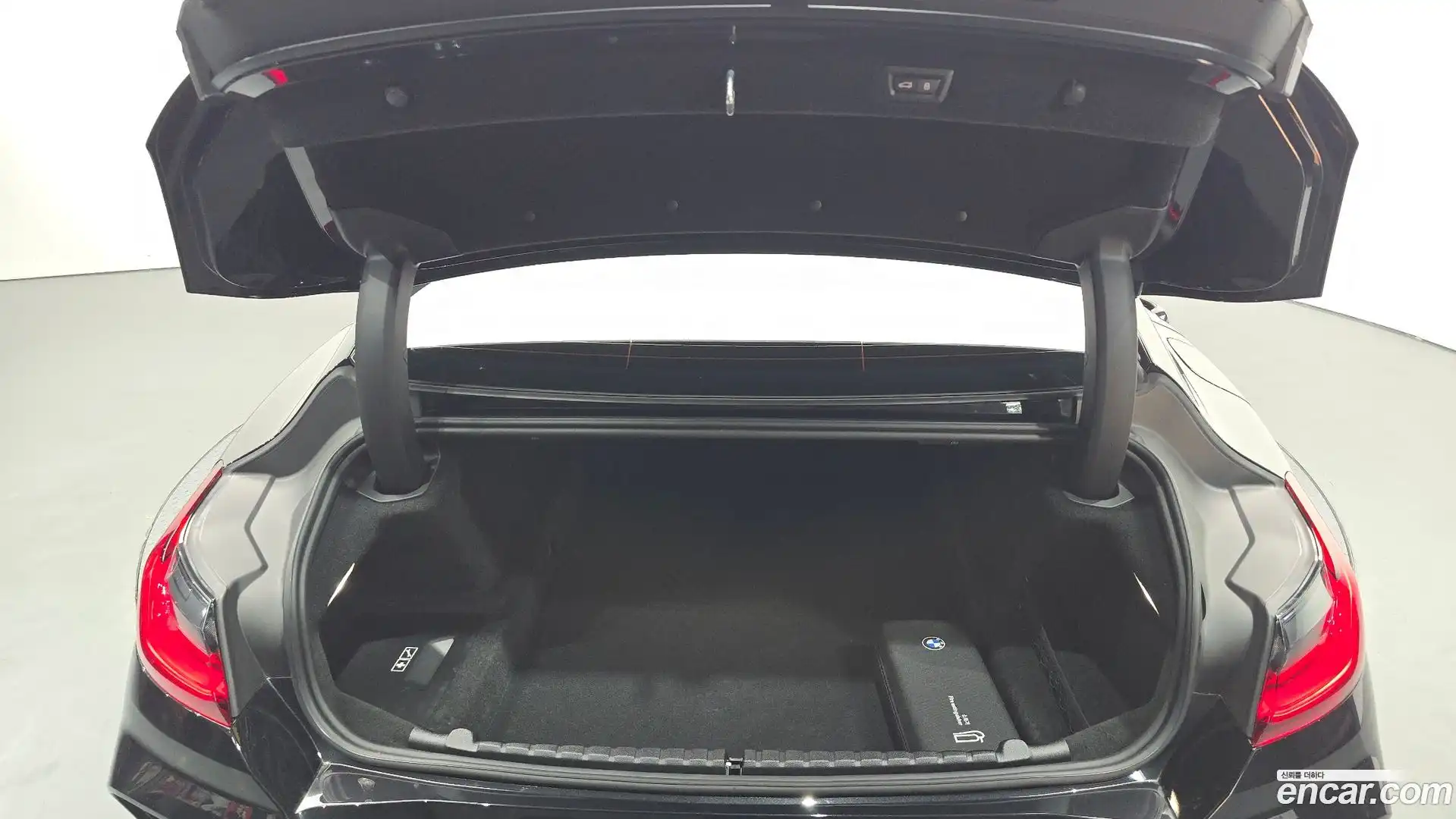 8-Series BMW 2024.10-OPTION-024