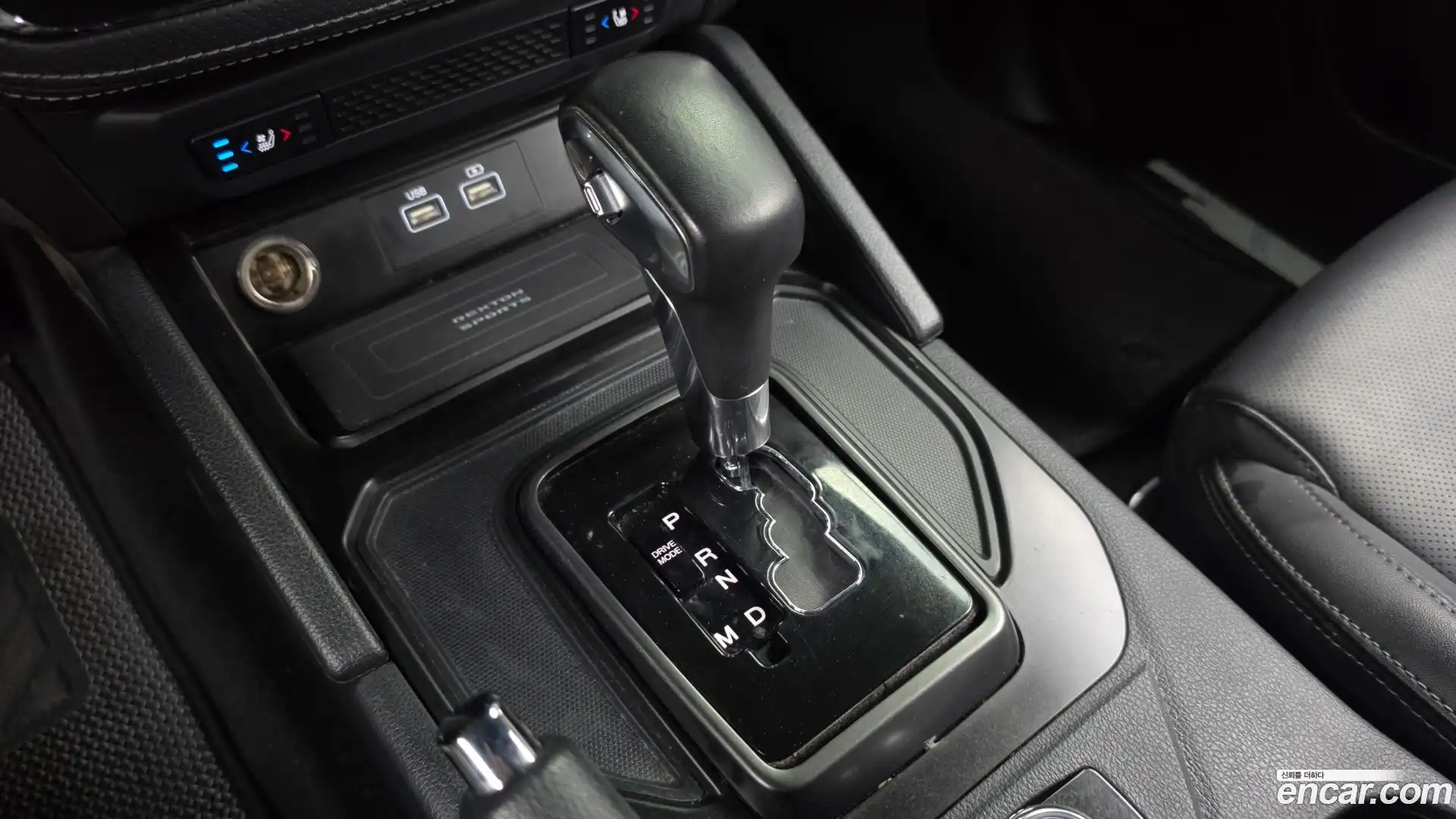 Rexton KG Mobility 2022.5-INNER-009