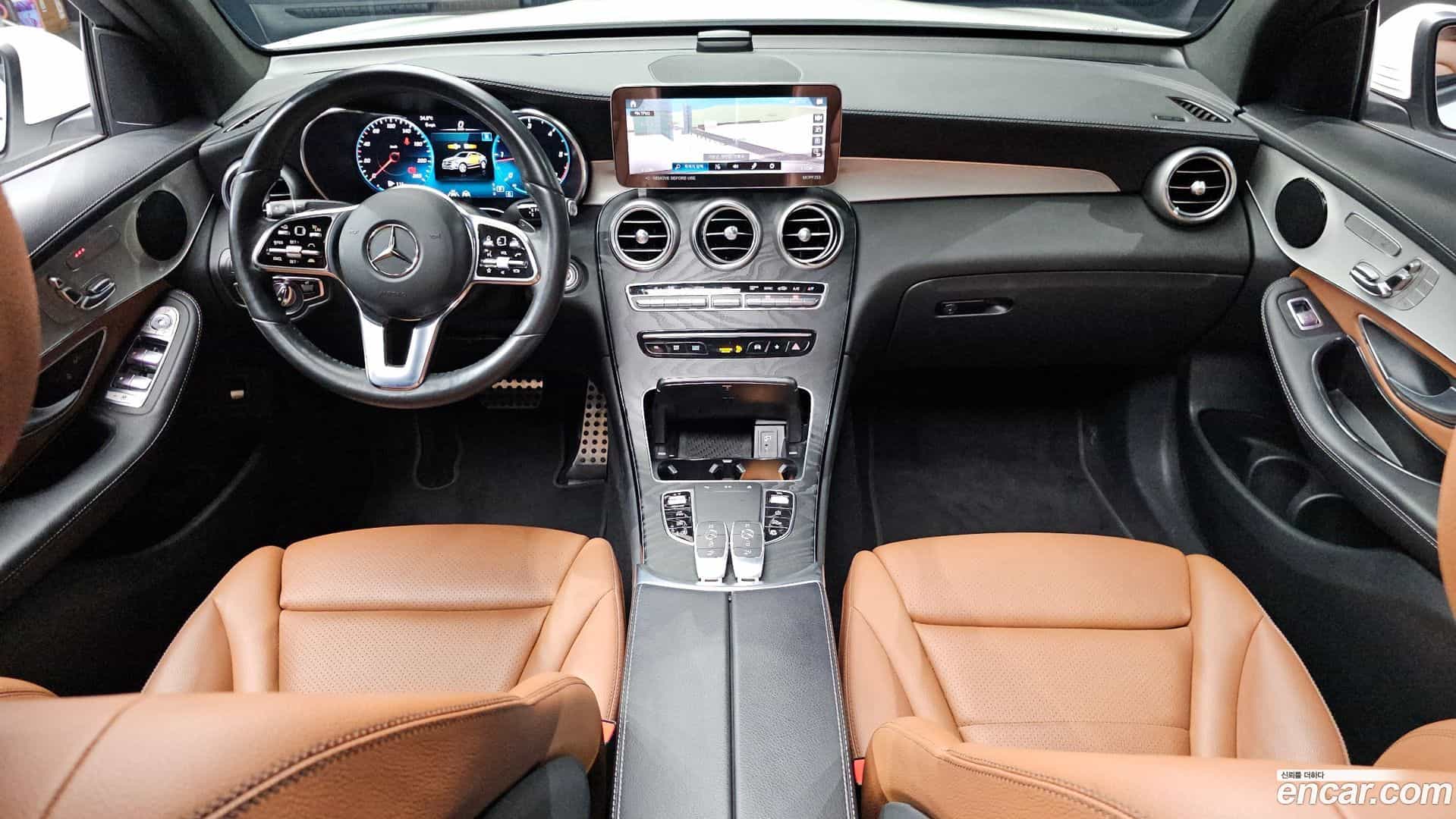 GLC-Class Mercedes-Benz 2023.2-INNER-007