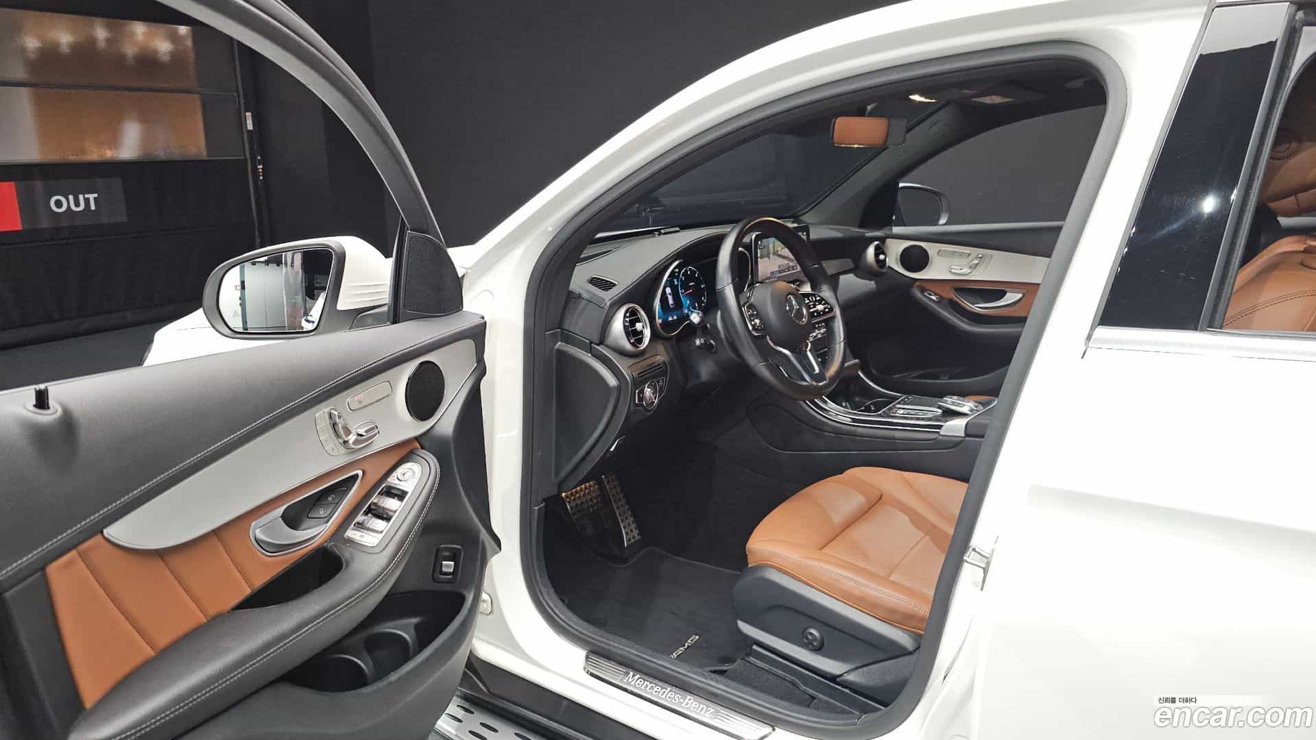 GLC-Class Mercedes-Benz 2023.2-INNER-010