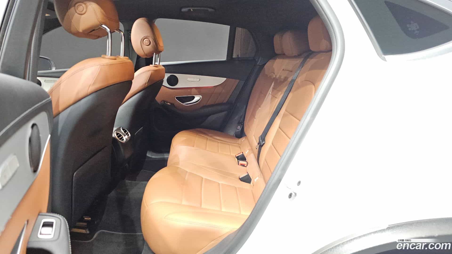 GLC-Class Mercedes-Benz 2023.2-INNER-036