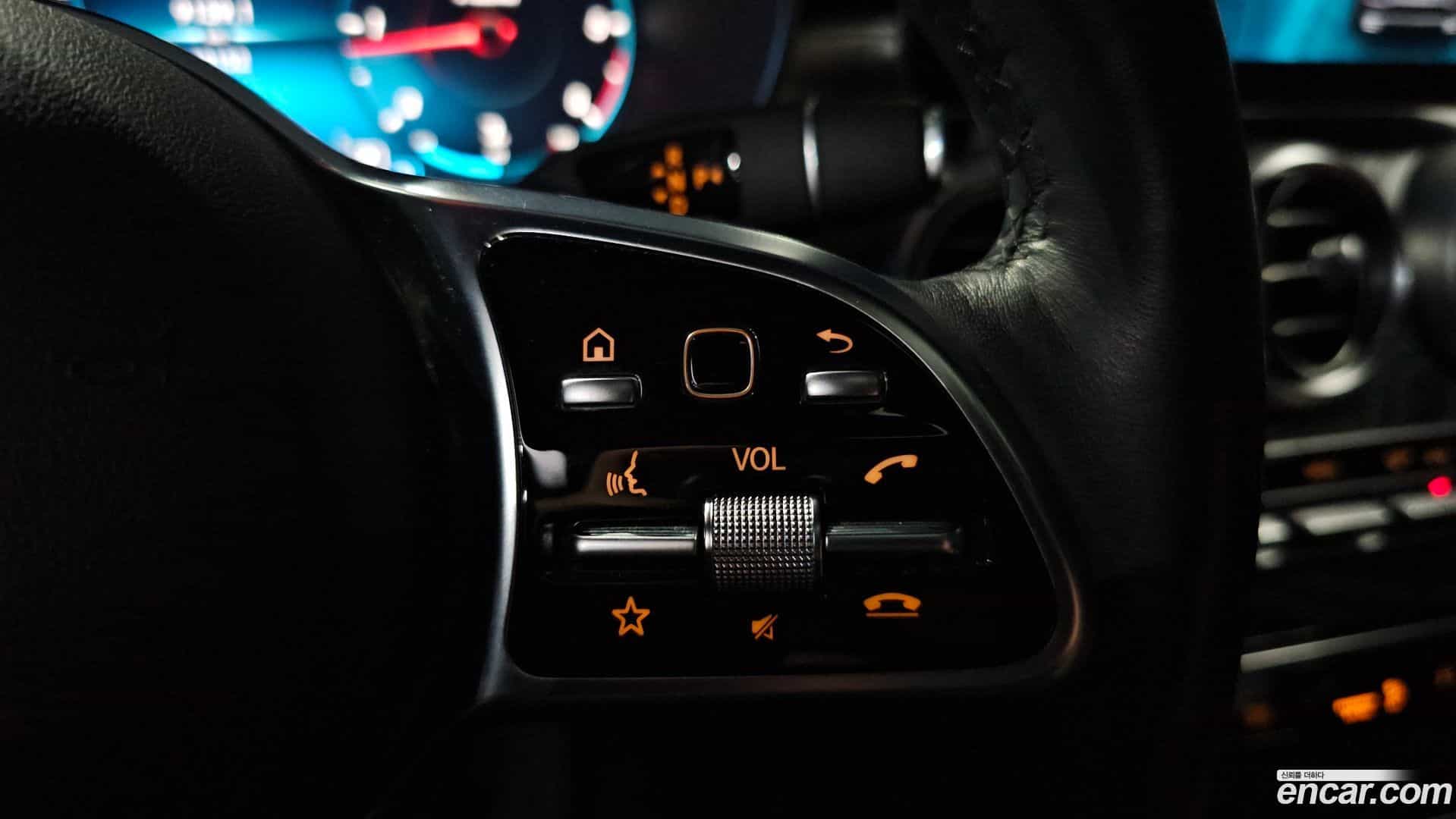GLC-Class Mercedes-Benz 2023.2-OPTION-043