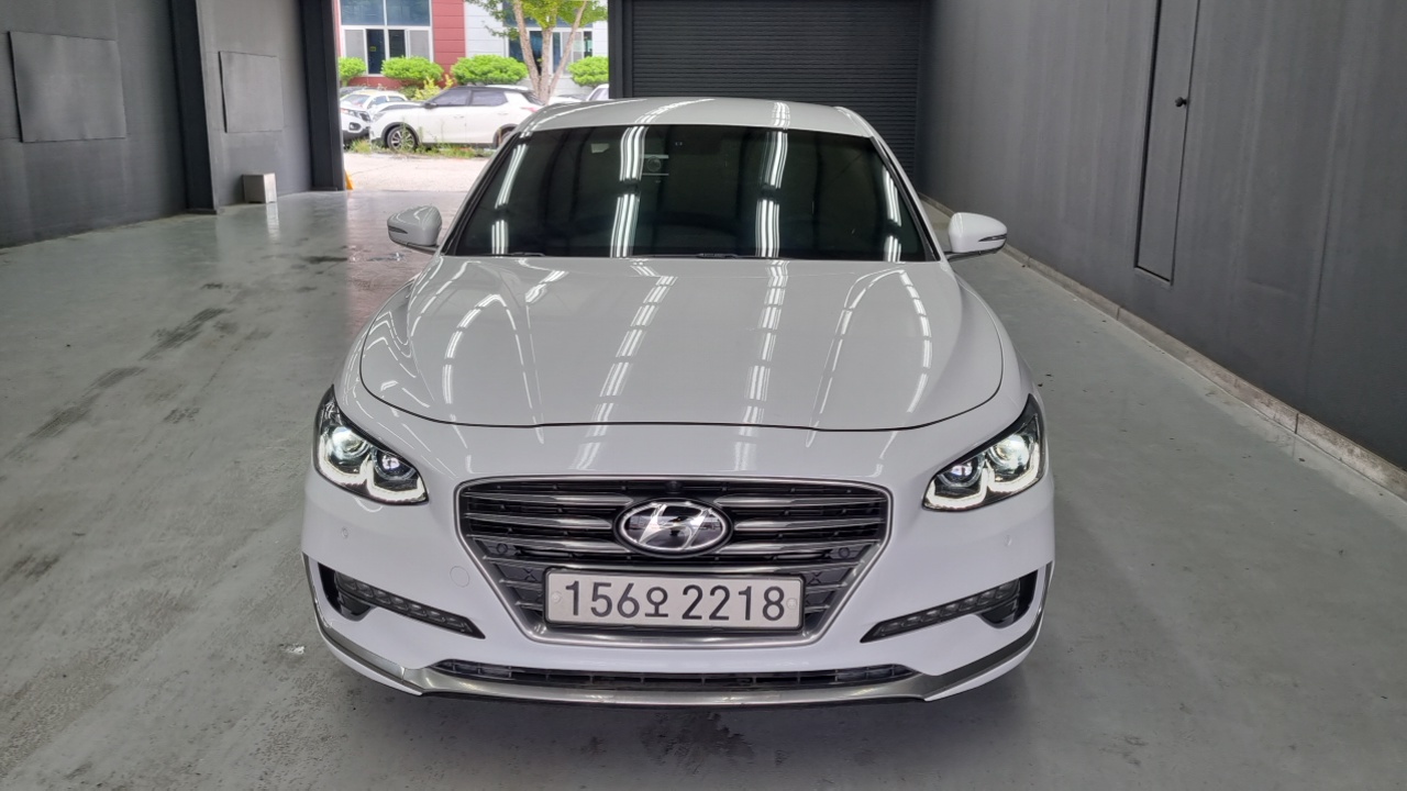 Grandeur Hyundai 2018.4-OUTER-003