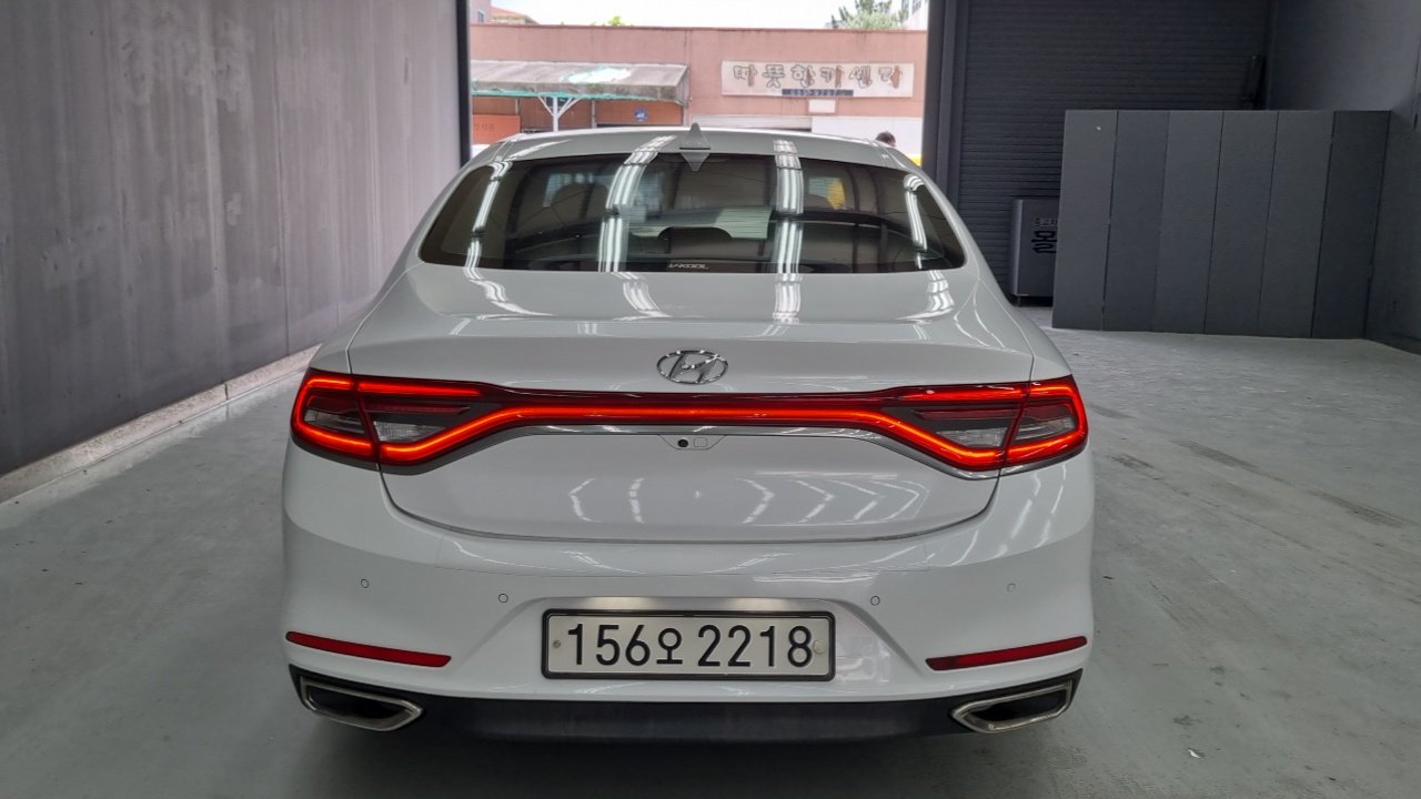 Grandeur Hyundai 2018.4-OUTER-004