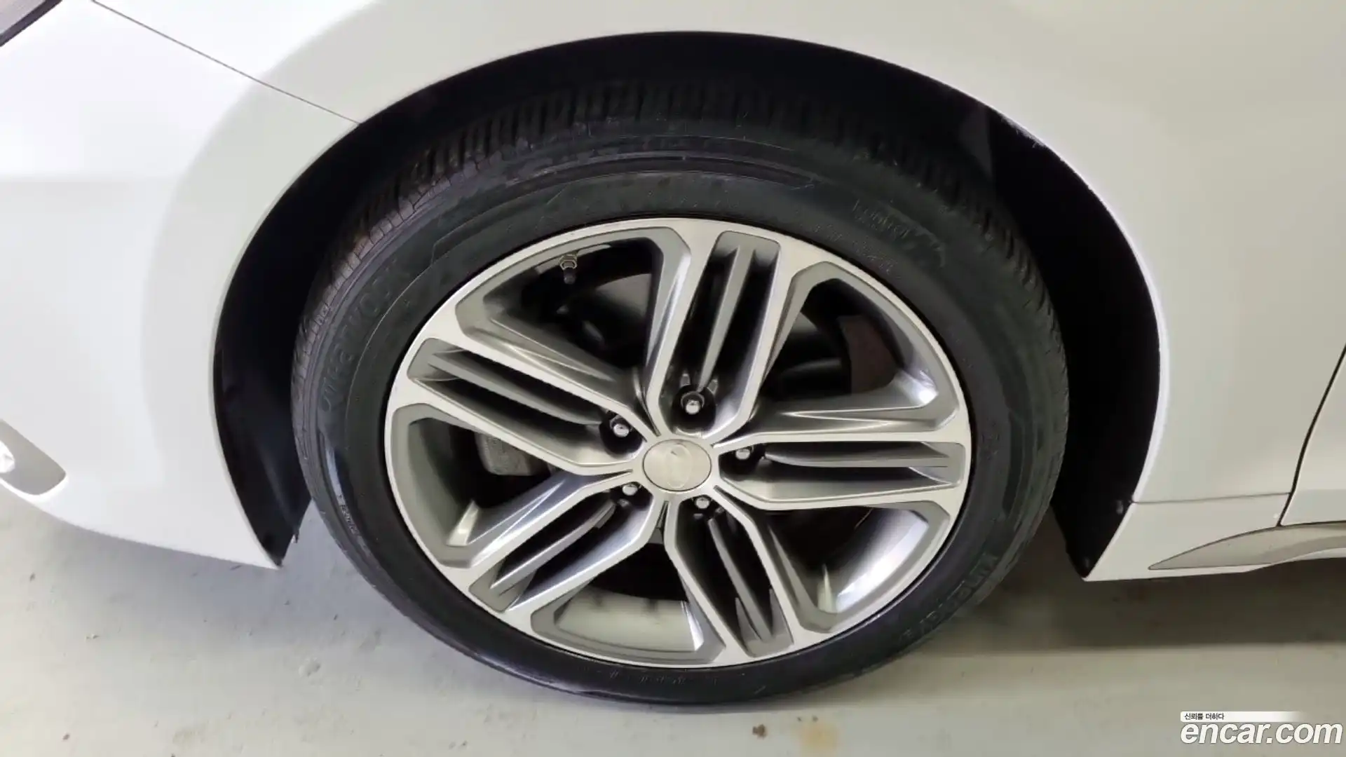 Grandeur Hyundai 2018.4-OUTER-005
