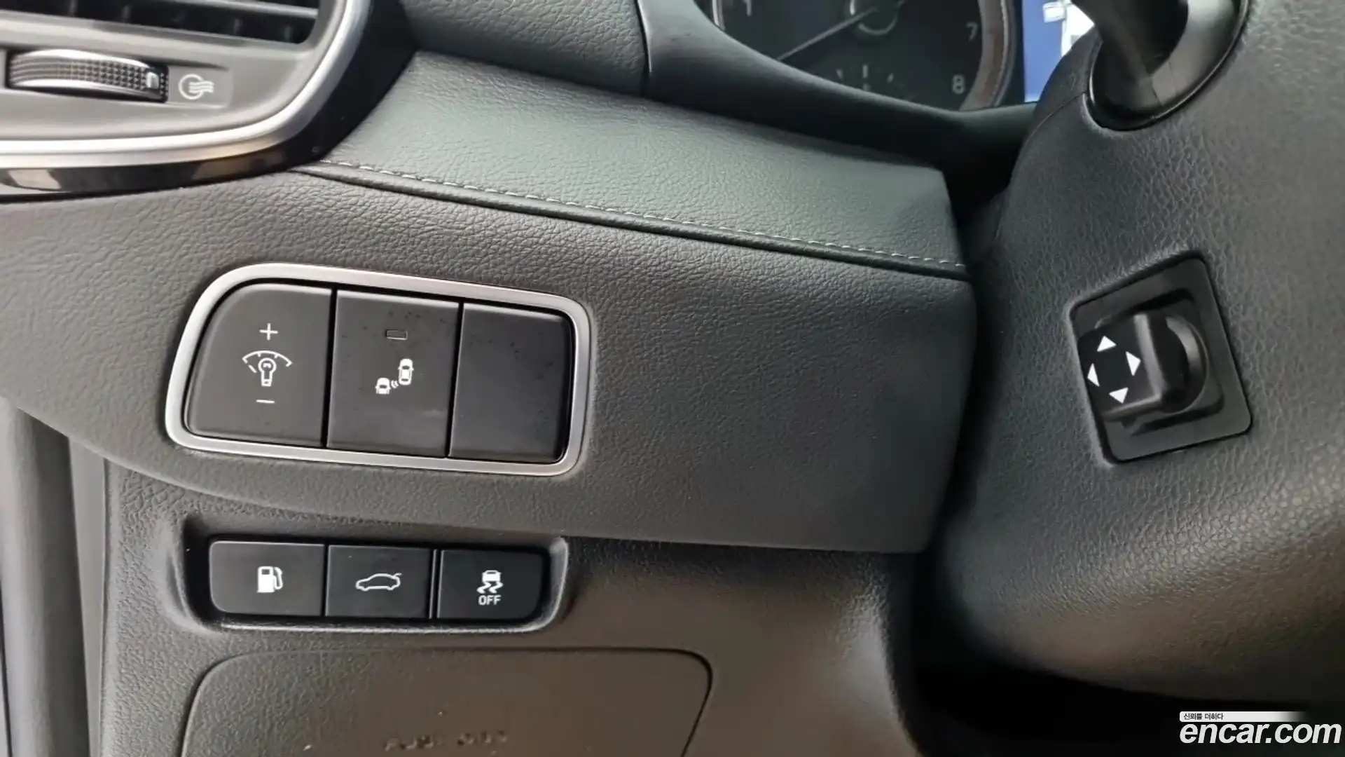 Grandeur Hyundai 2018.4-OPTION-016