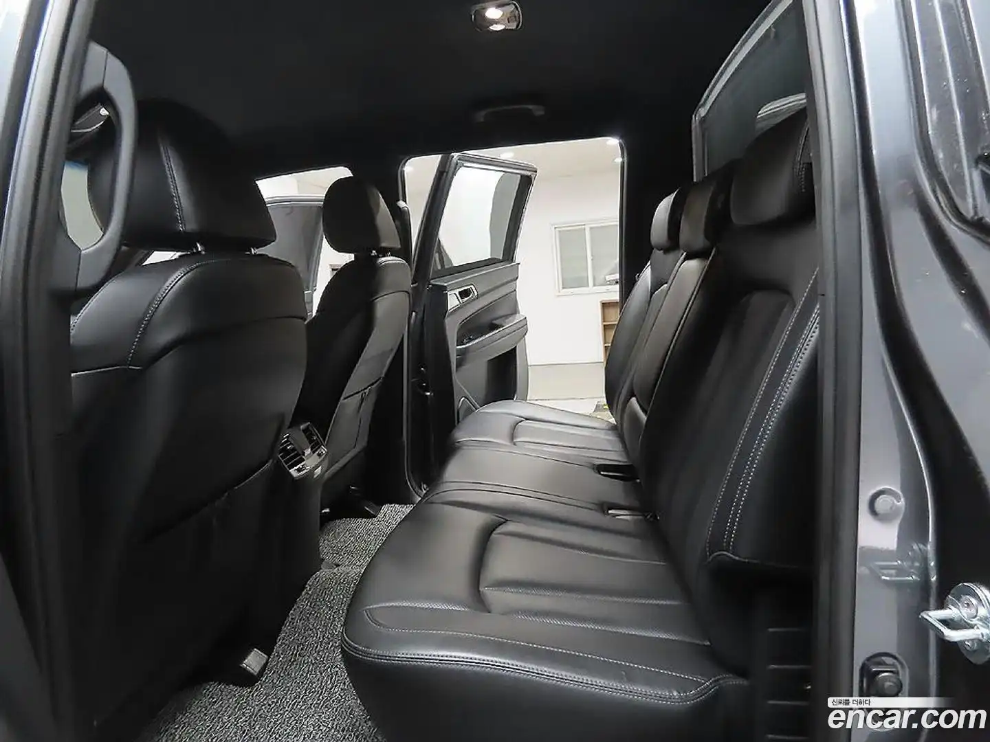 Rexton KG Mobility 2023.10-INNER-010