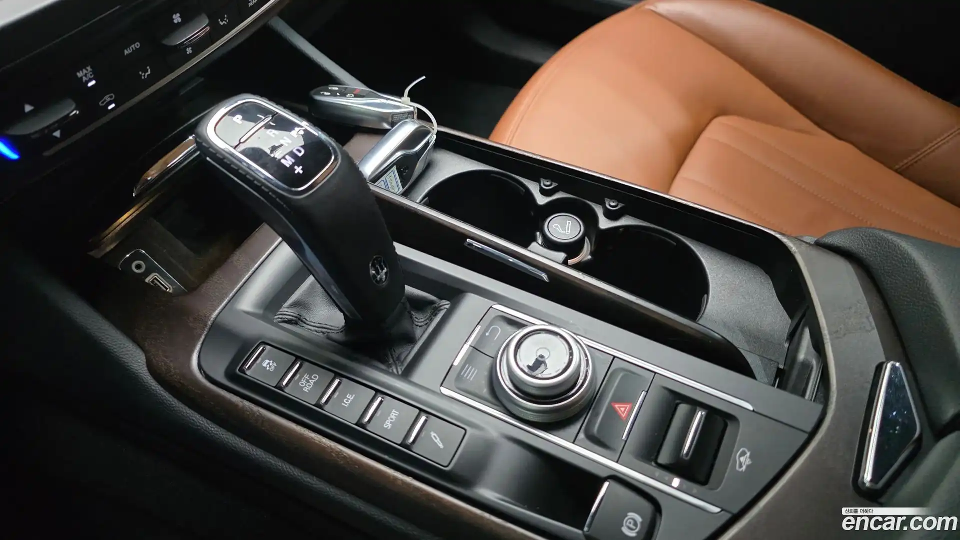 Levante Maserati 2020.11-INNER-009