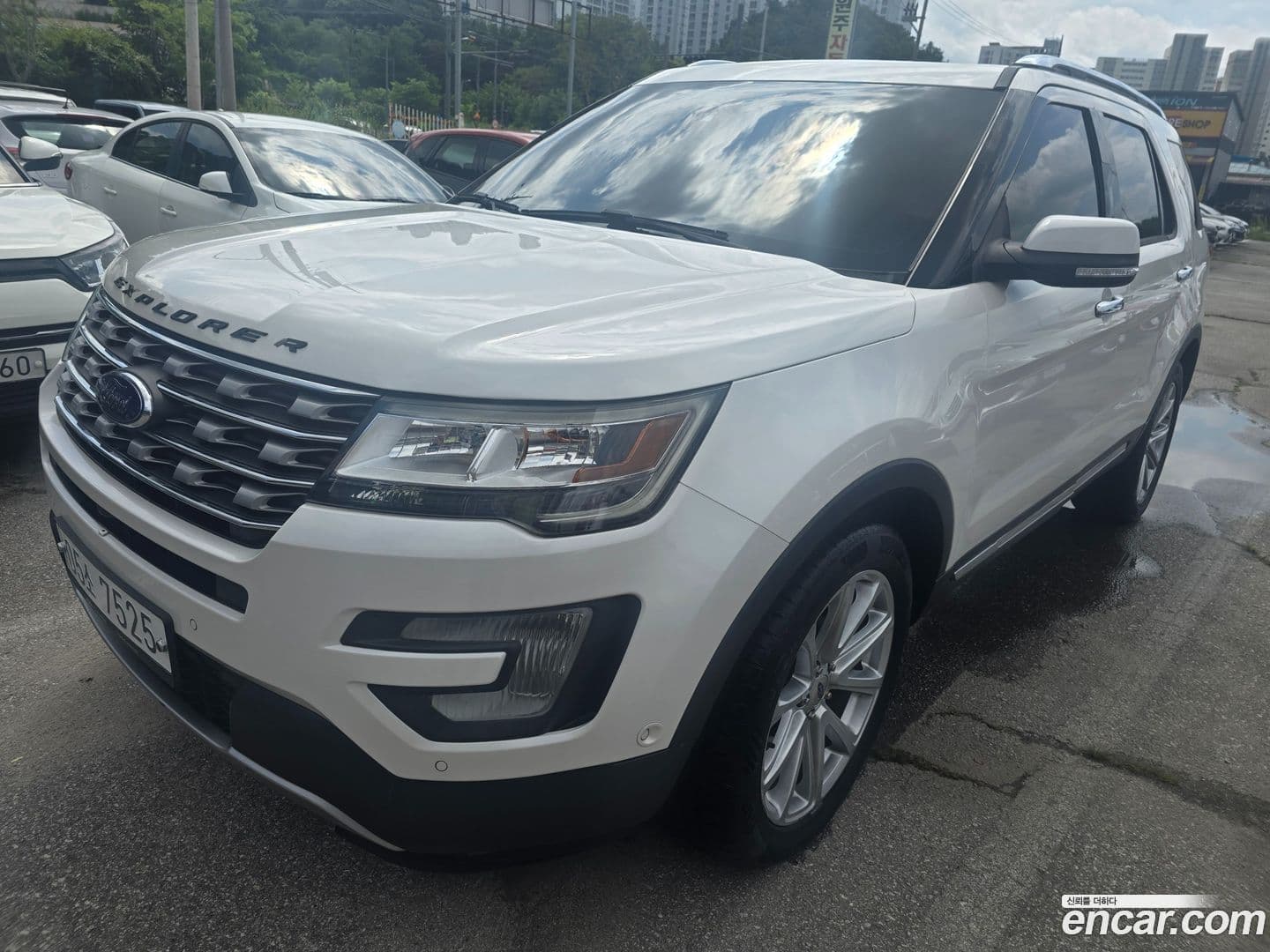Main__Slider__Photo:Explorer Ford 2017.4-0