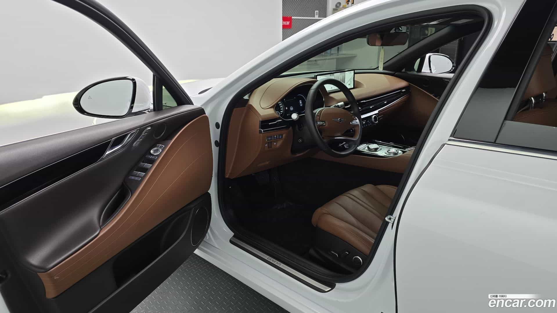 G80 Genesis 2023.2-INNER-010