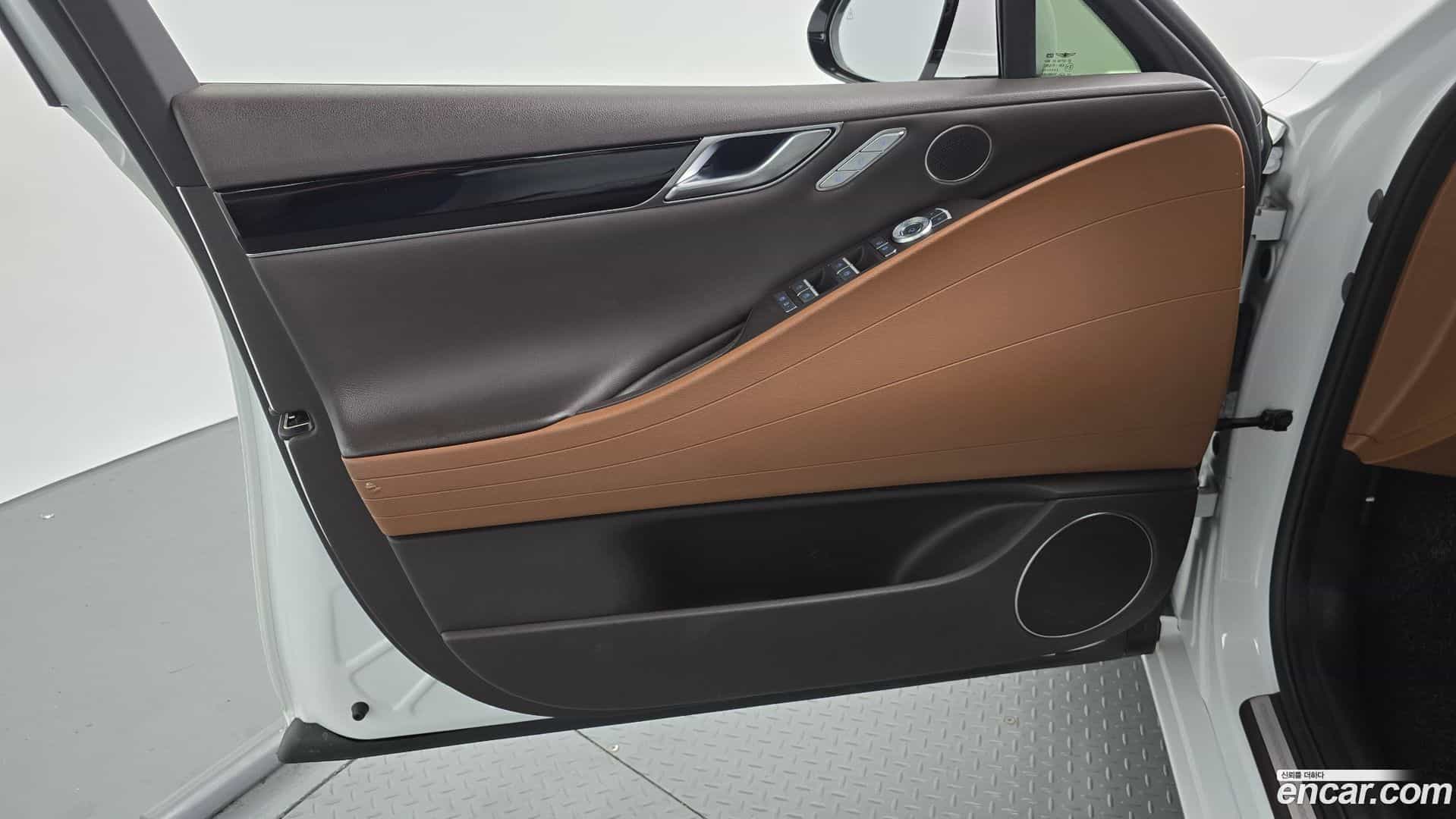 G80 Genesis 2023.2-INNER-034