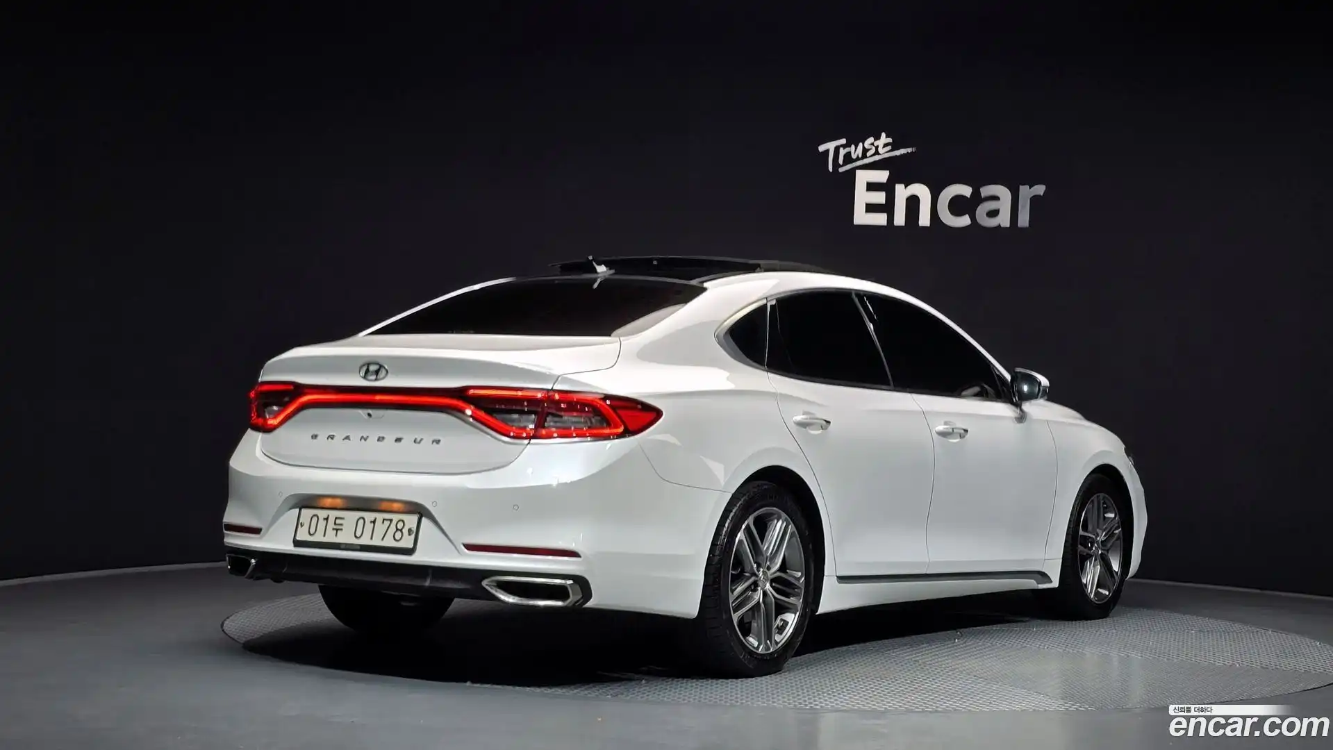 Grandeur Hyundai 2016.11-OUTER-002