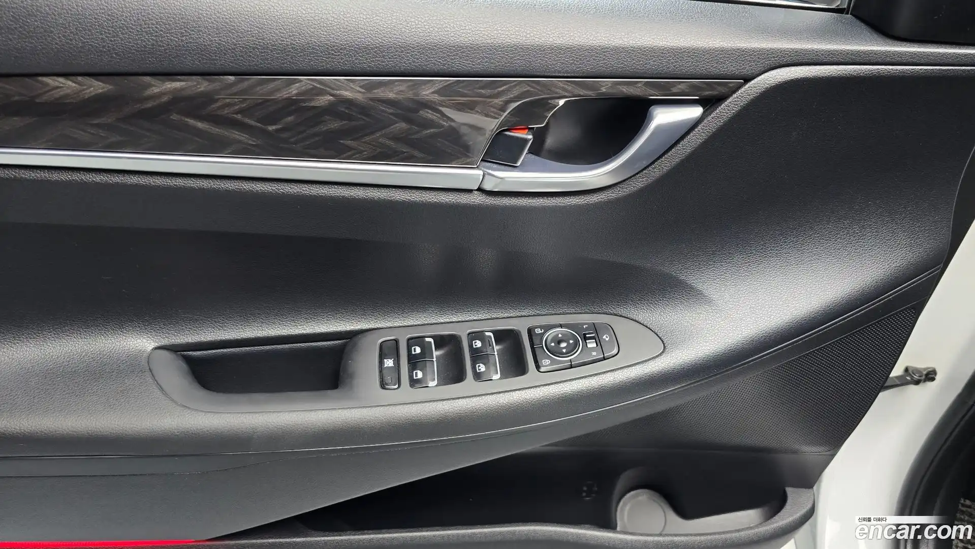 Grandeur Hyundai 2016.11-OPTION-023
