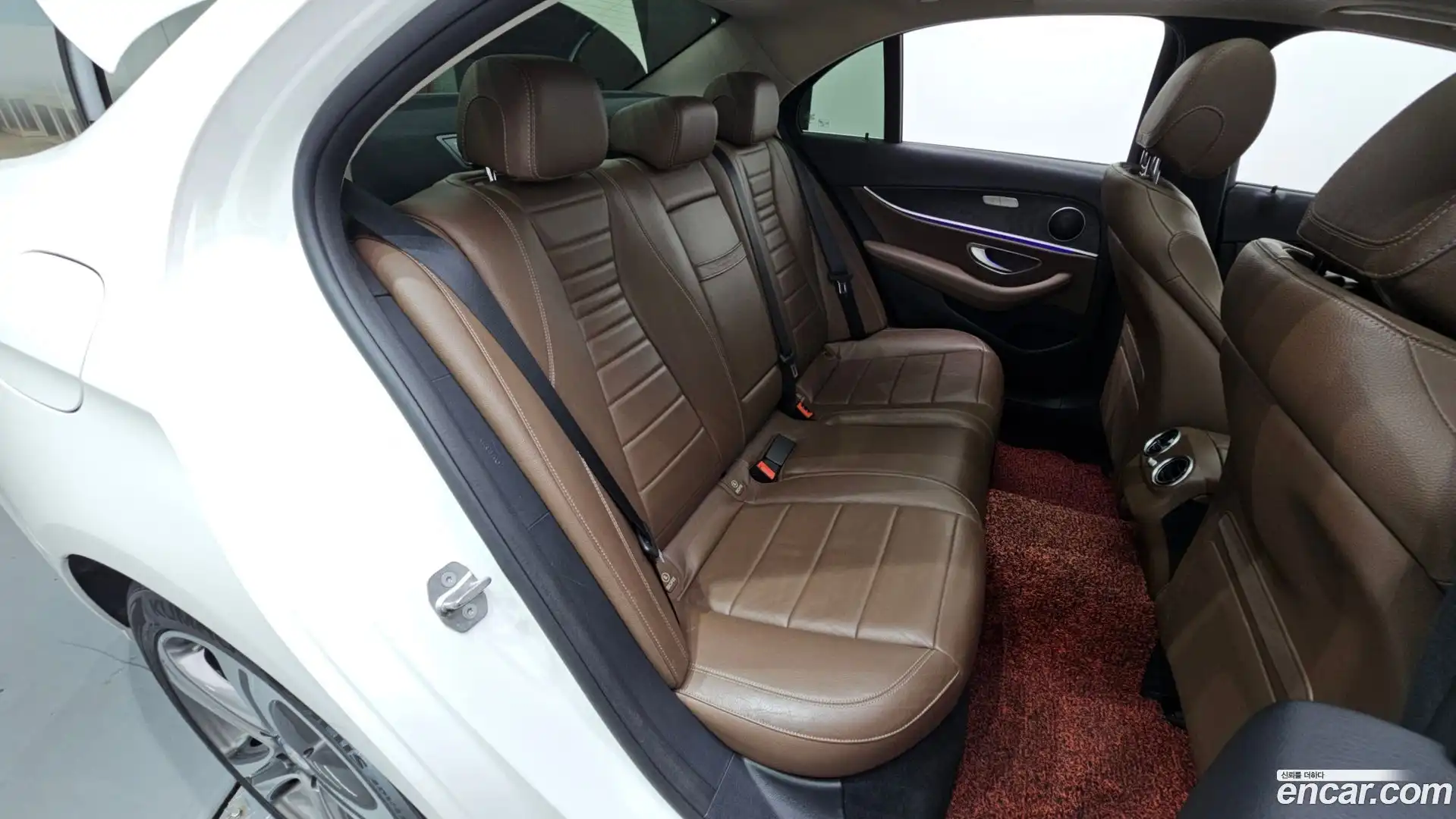 E-Class Mercedes-Benz 2016.9-OPTION-015