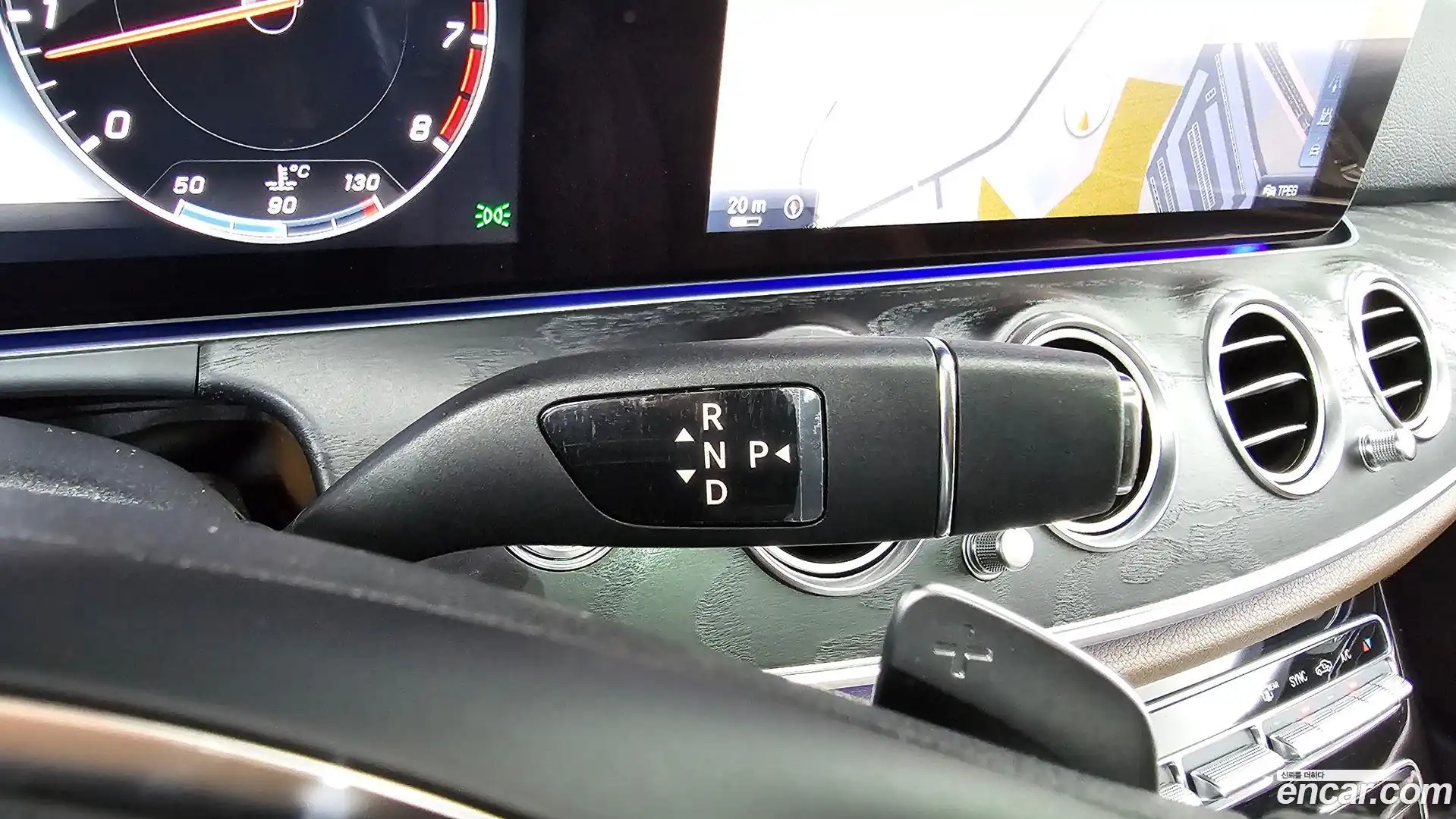 E-Class Mercedes-Benz 2016.9-OPTION-021