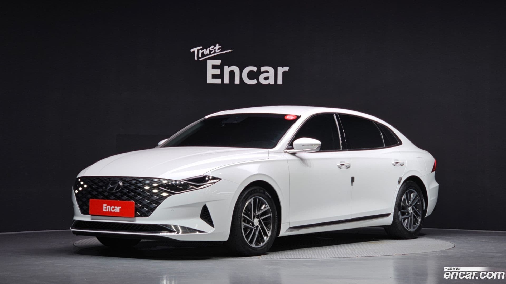 Main__Slider__Photo:Grandeur Hyundai 2020.1-0