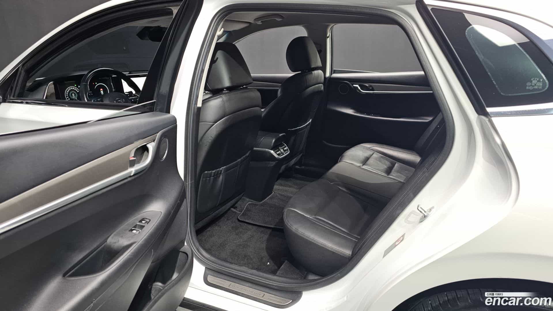 Grandeur Hyundai 2020.1-OPTION-016