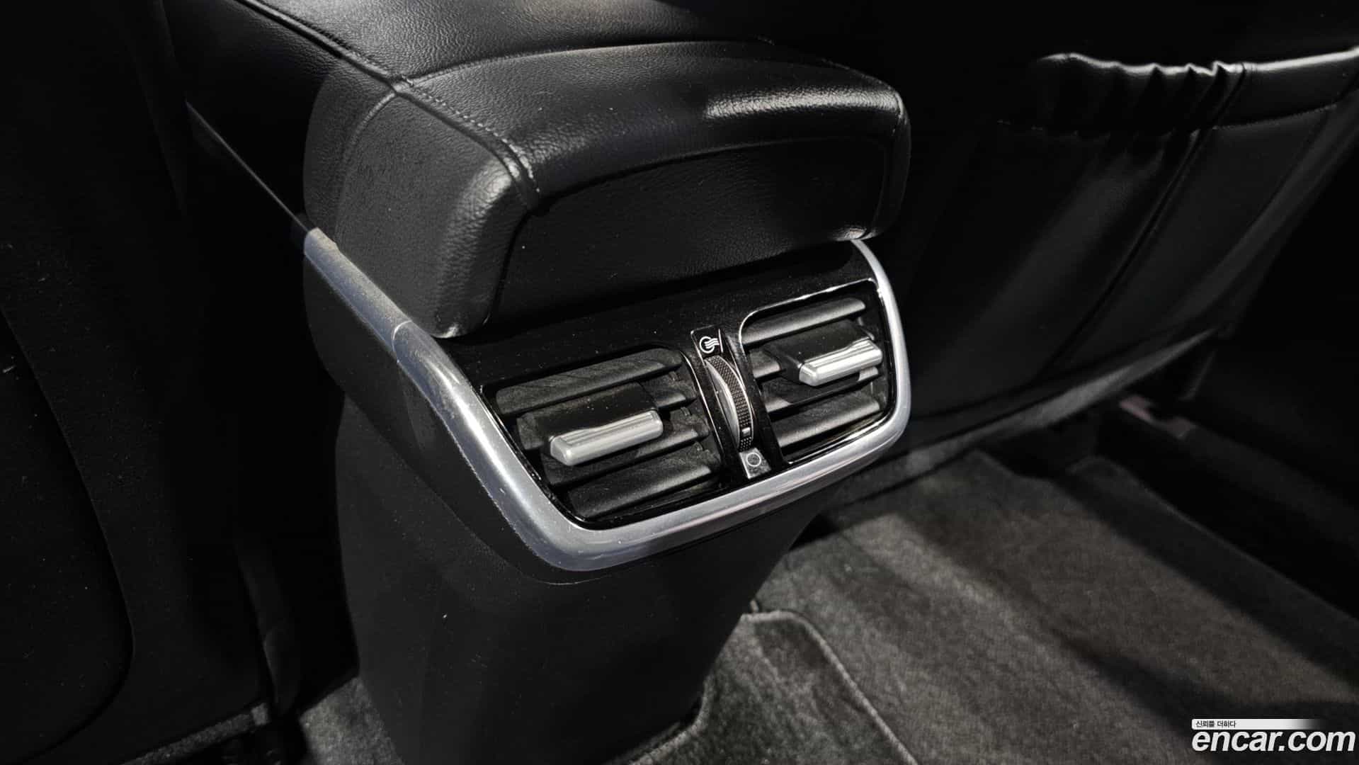 Grandeur Hyundai 2020.1-OPTION-024