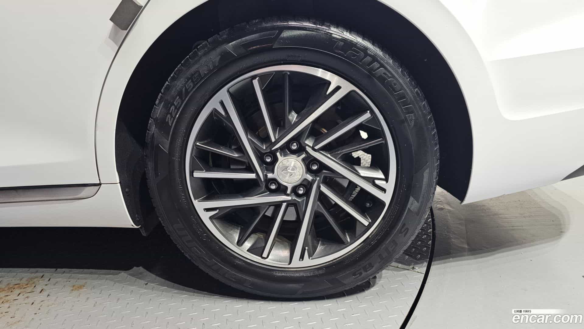 Grandeur Hyundai 2020.1-OUTER-031