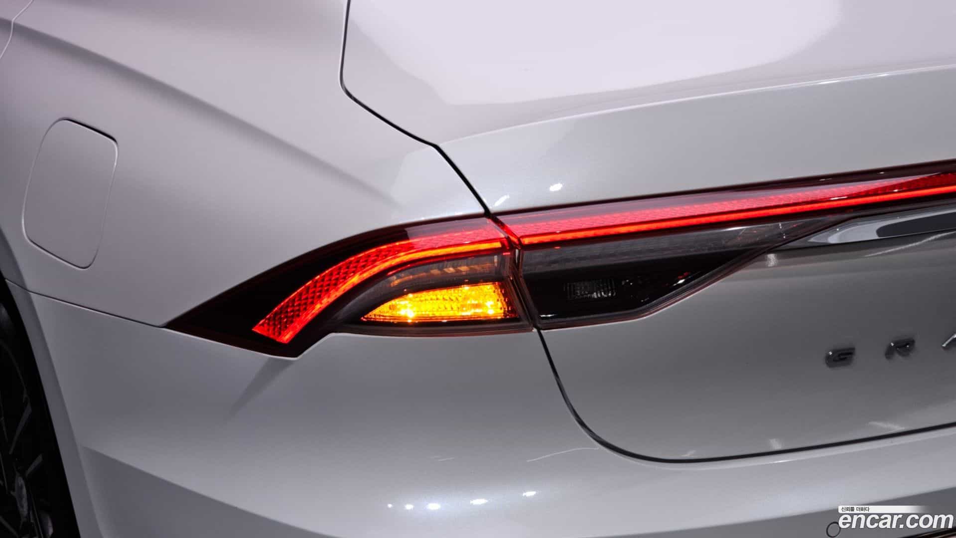 Grandeur Hyundai 2020.1-OUTER-033