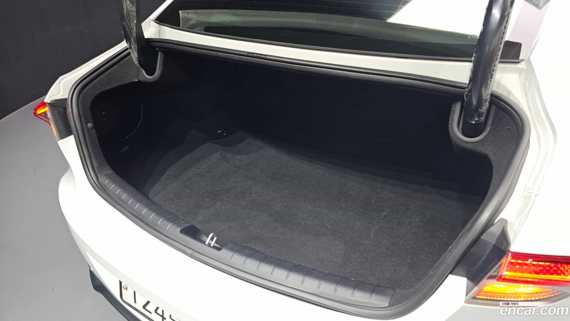 Grandeur Hyundai 2020.1-OPTION-040