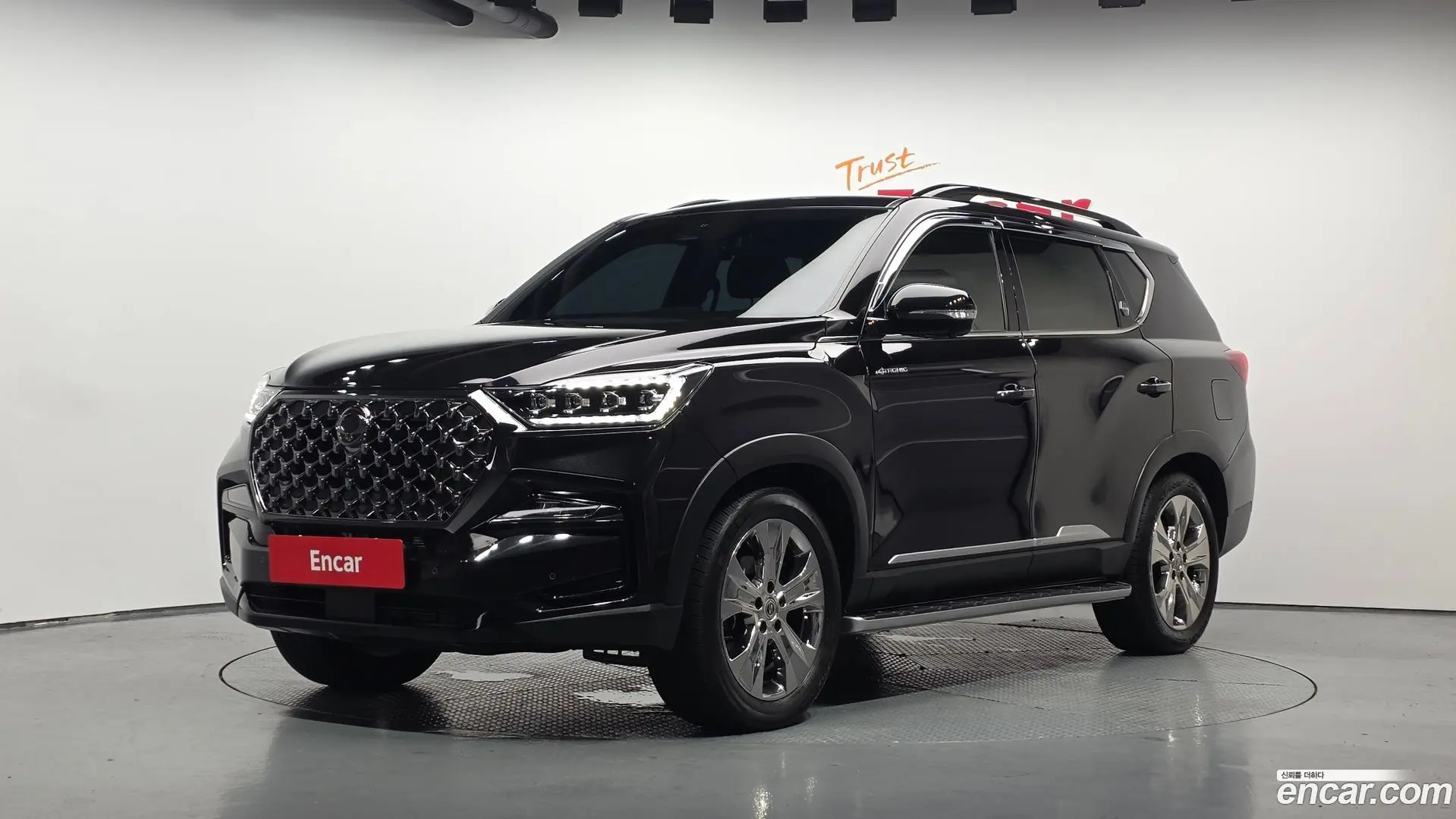 Main__Slider__Photo:Rexton KG Mobility 2023.3-0
