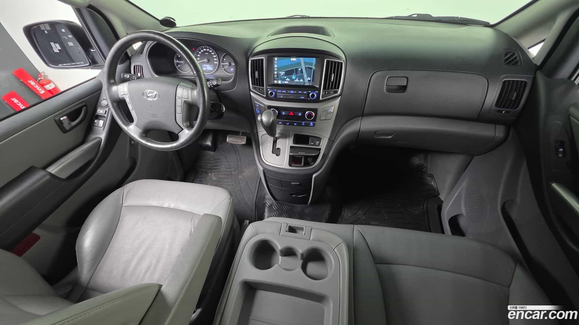 Starex Hyundai 2018.2-INNER-007