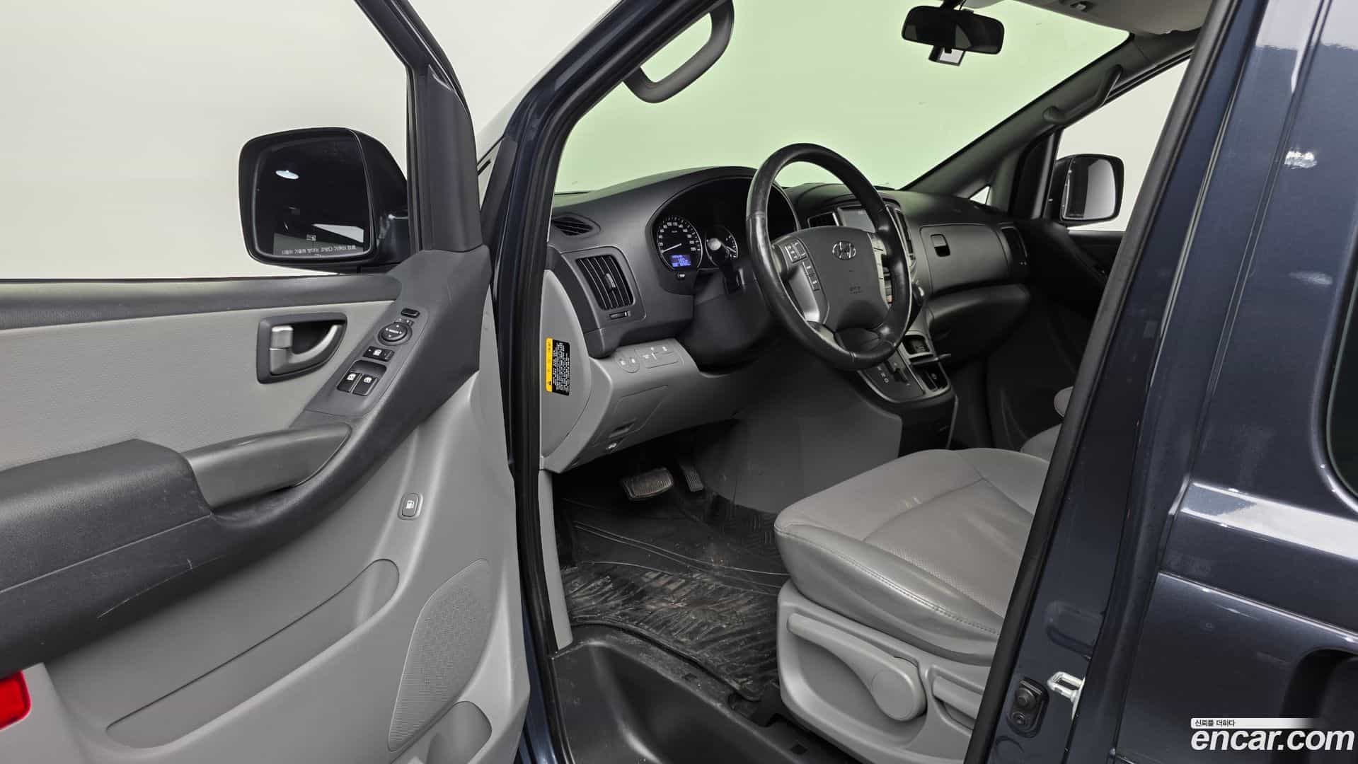 Starex Hyundai 2018.2-INNER-010
