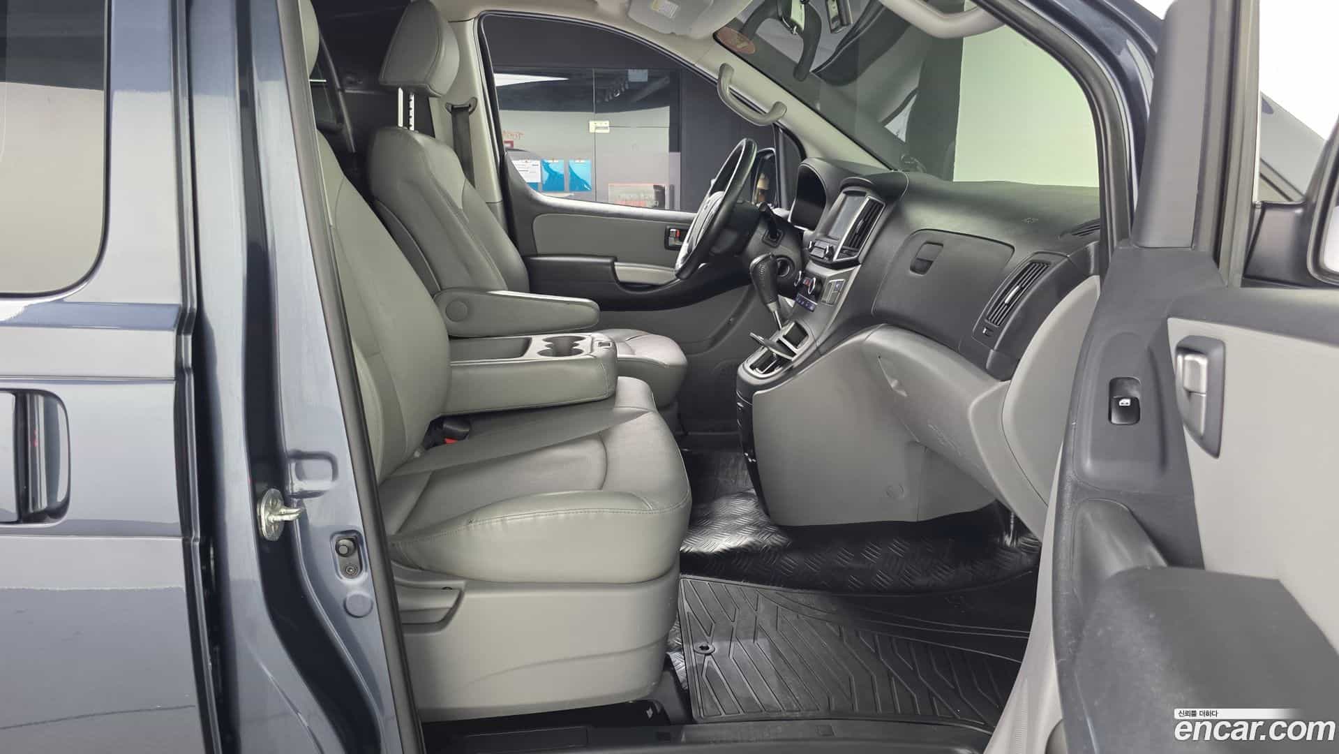 Starex Hyundai 2018.2-OPTION-015