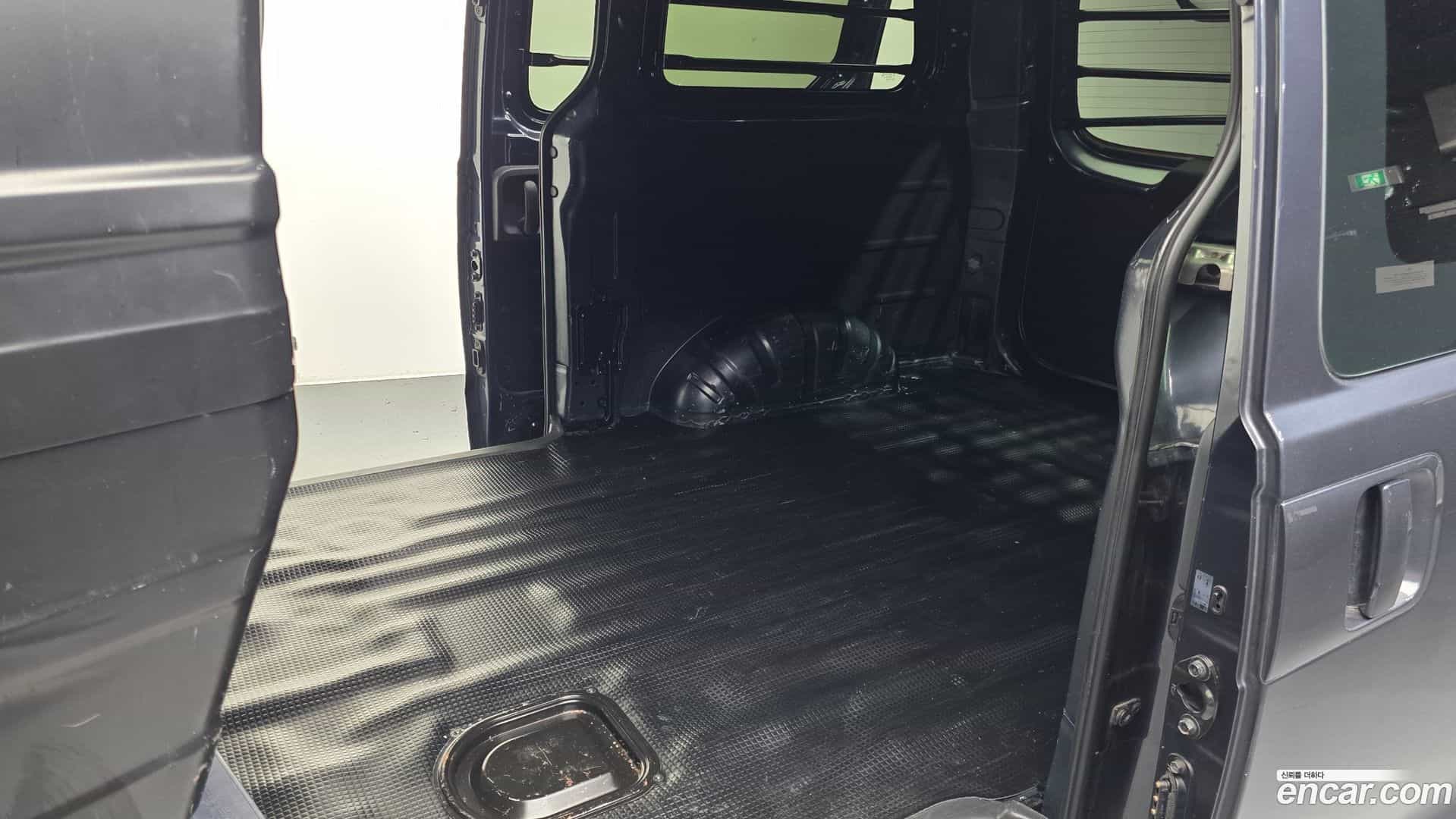 Starex Hyundai 2018.2-INNER-036